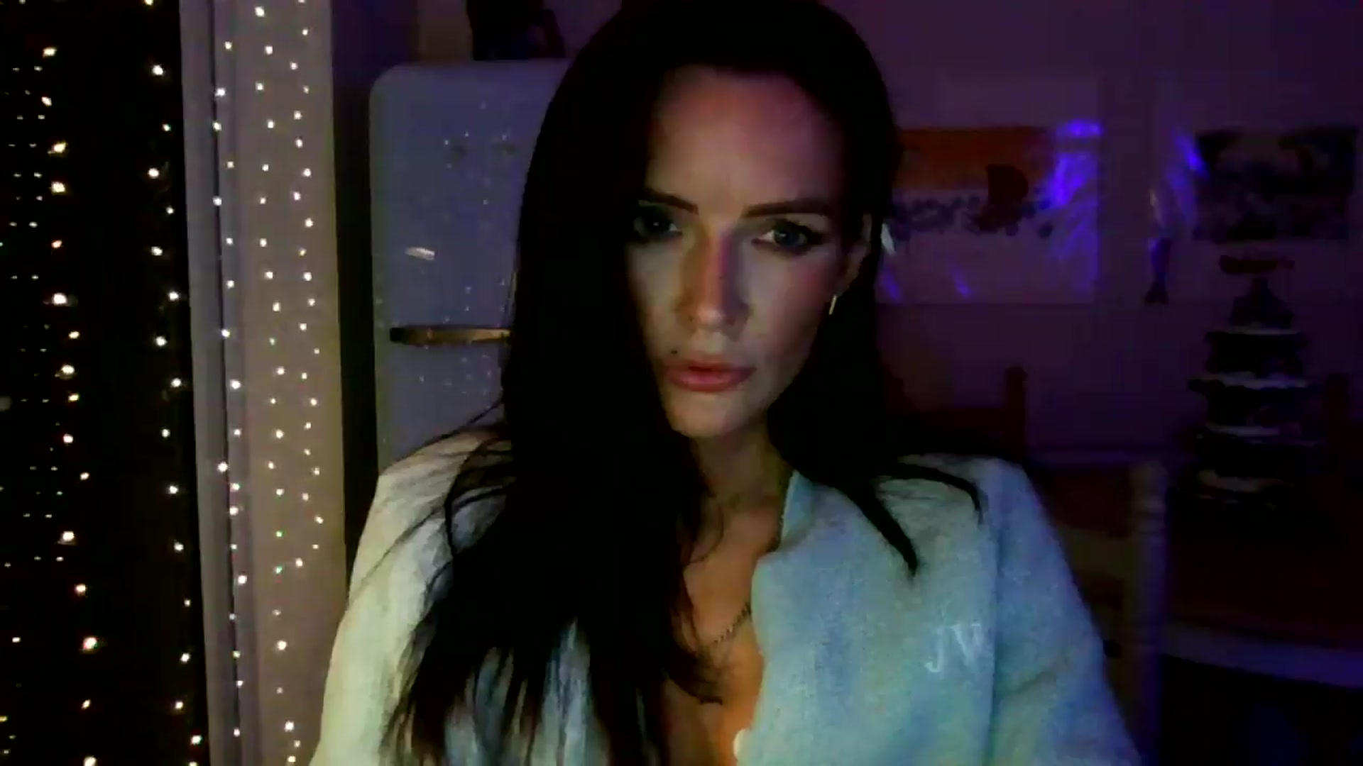 Gallery image thumbnail from British_chick's myfreecams stream on, 11/04/2024, 24:12 image 5 of 20