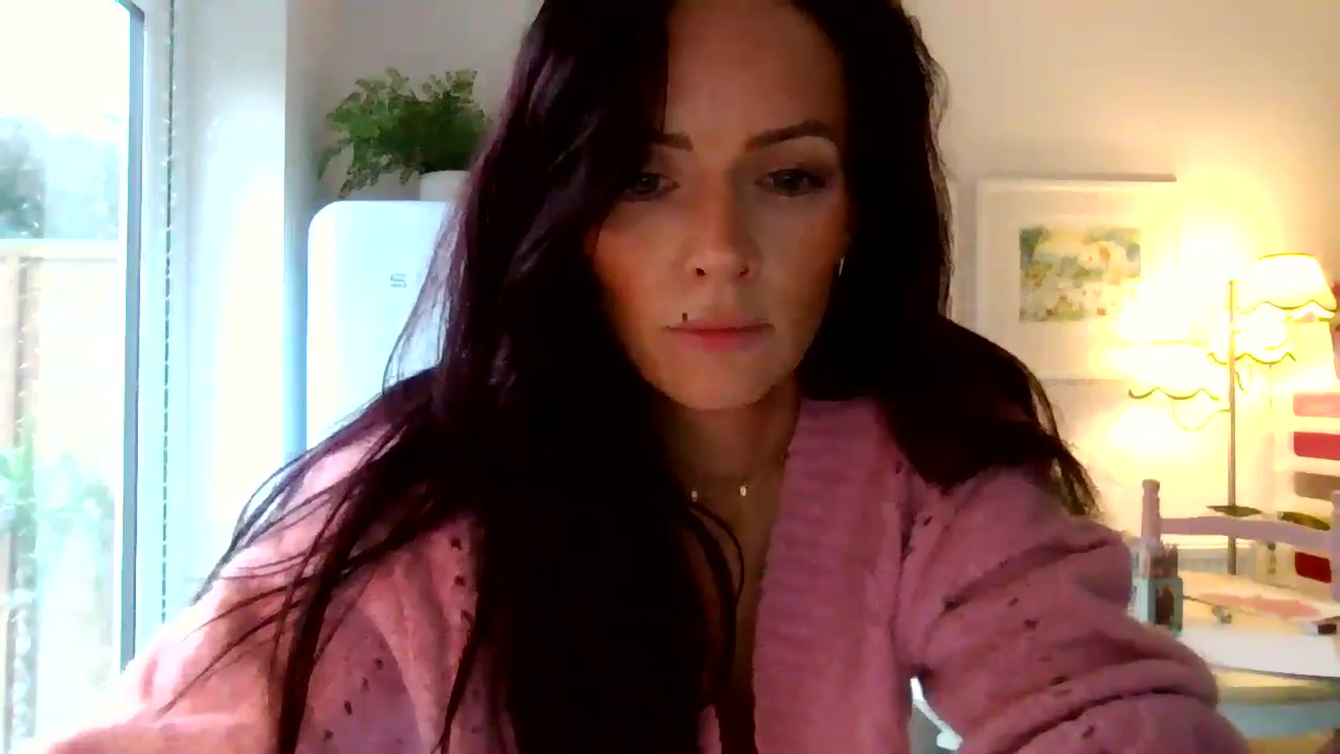 Gallery image thumbnail from British_chick's myfreecams stream on, 12/10/2024, 14:34 image 15 of 20