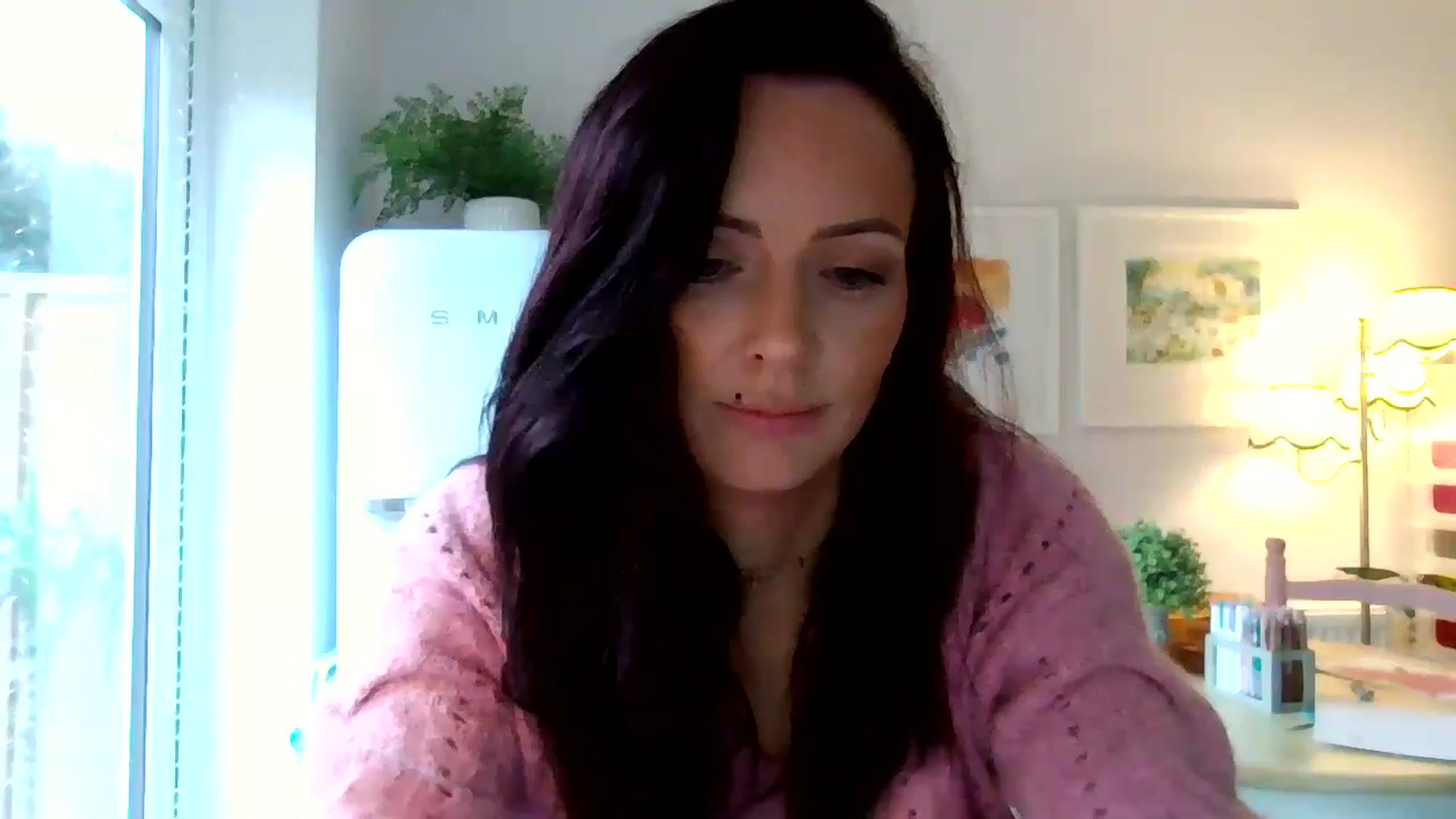 Gallery image thumbnail from British_chick's myfreecams stream on, 12/10/2024, 14:34 image 12 of 20