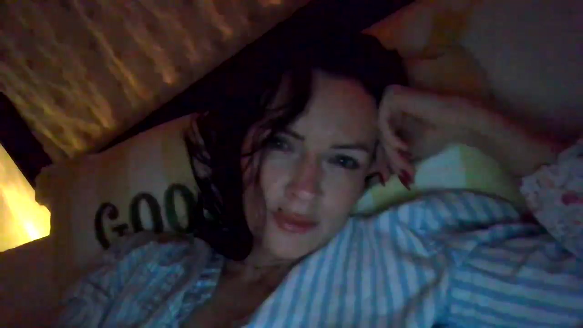 Gallery image thumbnail from British_chick's myfreecams stream on, 12/17/2024, 24:23 image 6 of 20