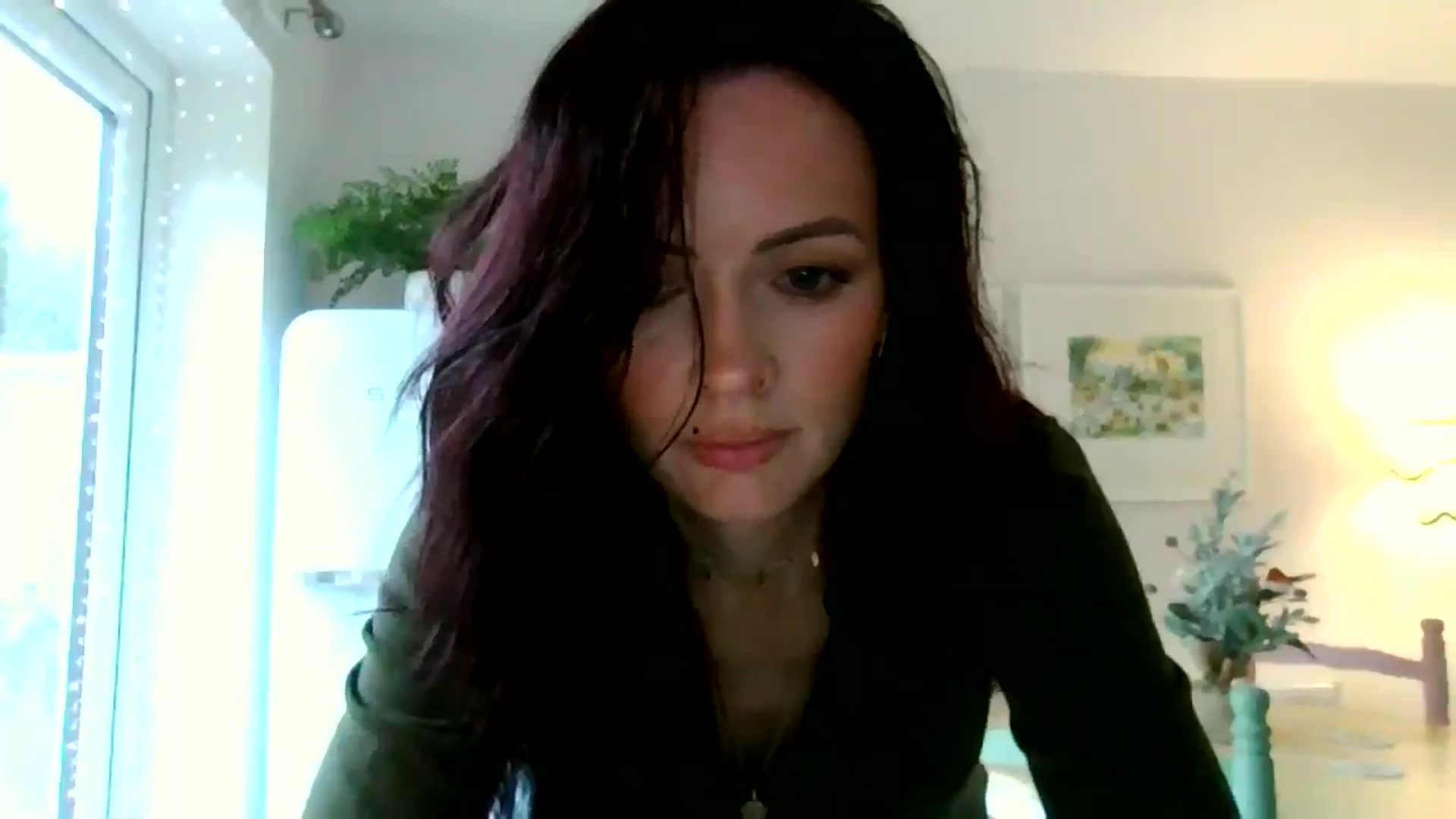Gallery image thumbnail from British_chick's myfreecams stream on, 12/17/2024, 13:04 image 10 of 20