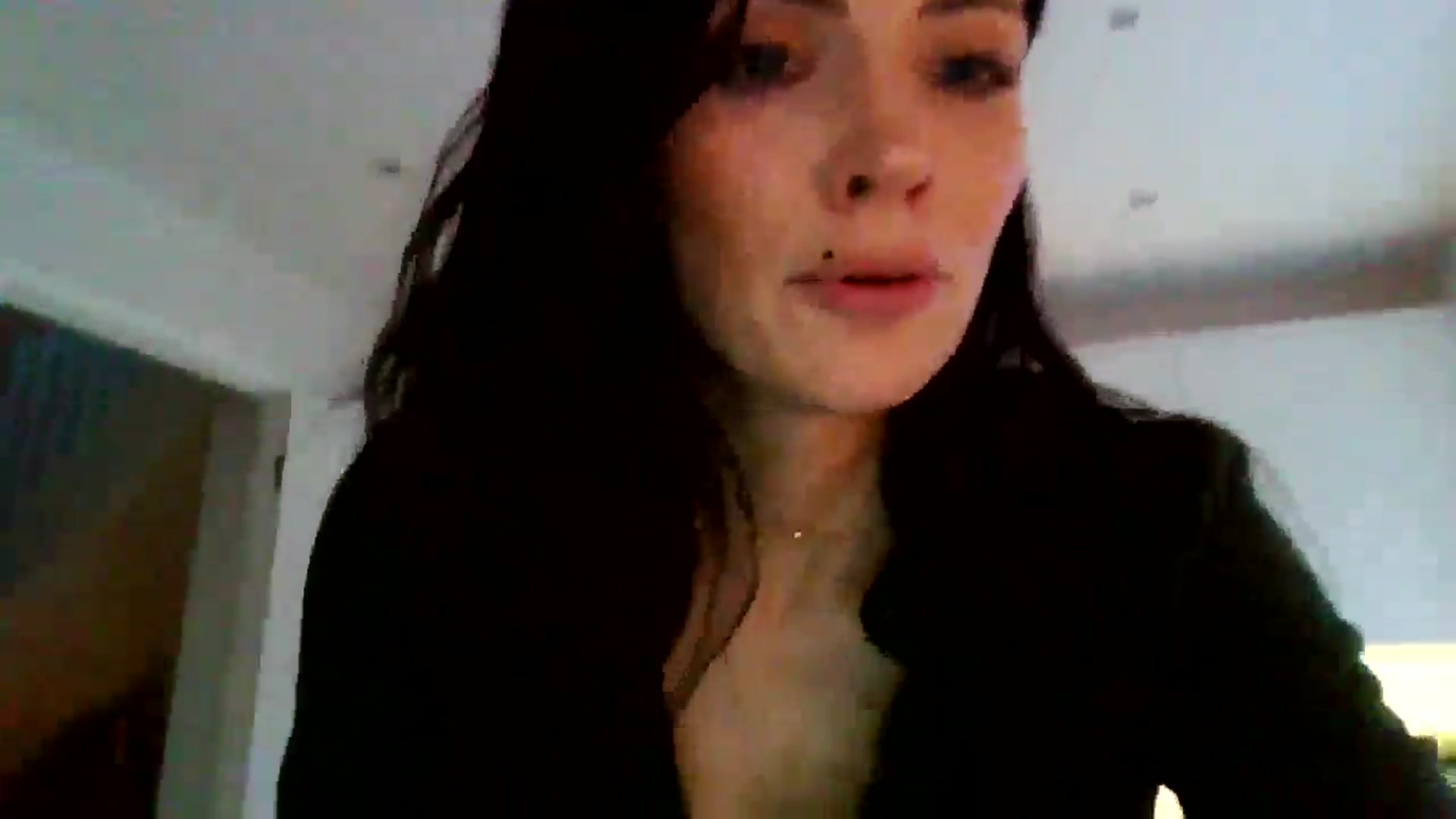Gallery image thumbnail from British_chick's myfreecams stream on, 12/17/2024, 16:24 image 14 of 20