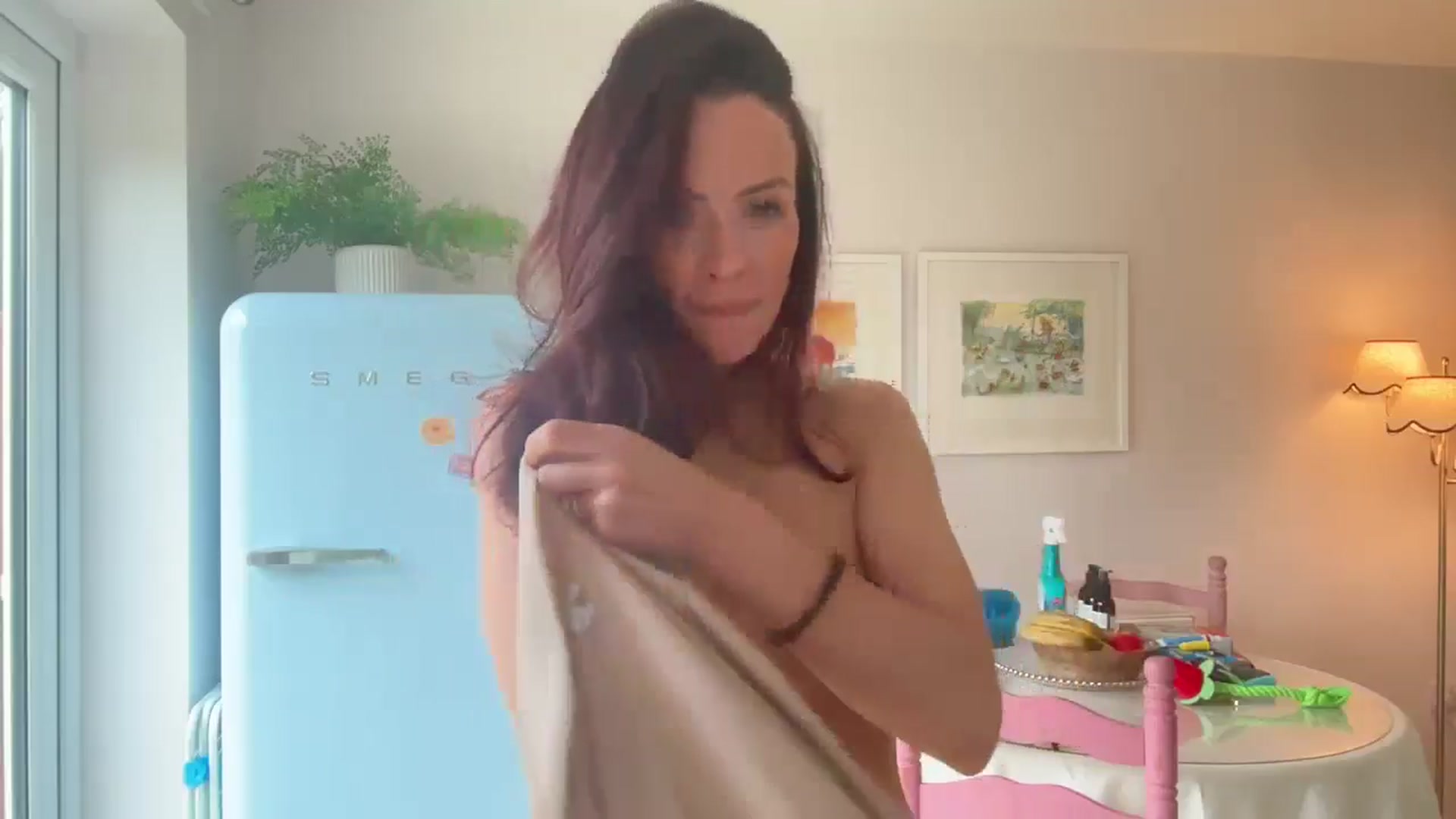 Gallery image thumbnail from British_chick's myfreecams stream on, 01/08/2025, 12:53 image 7 of 20