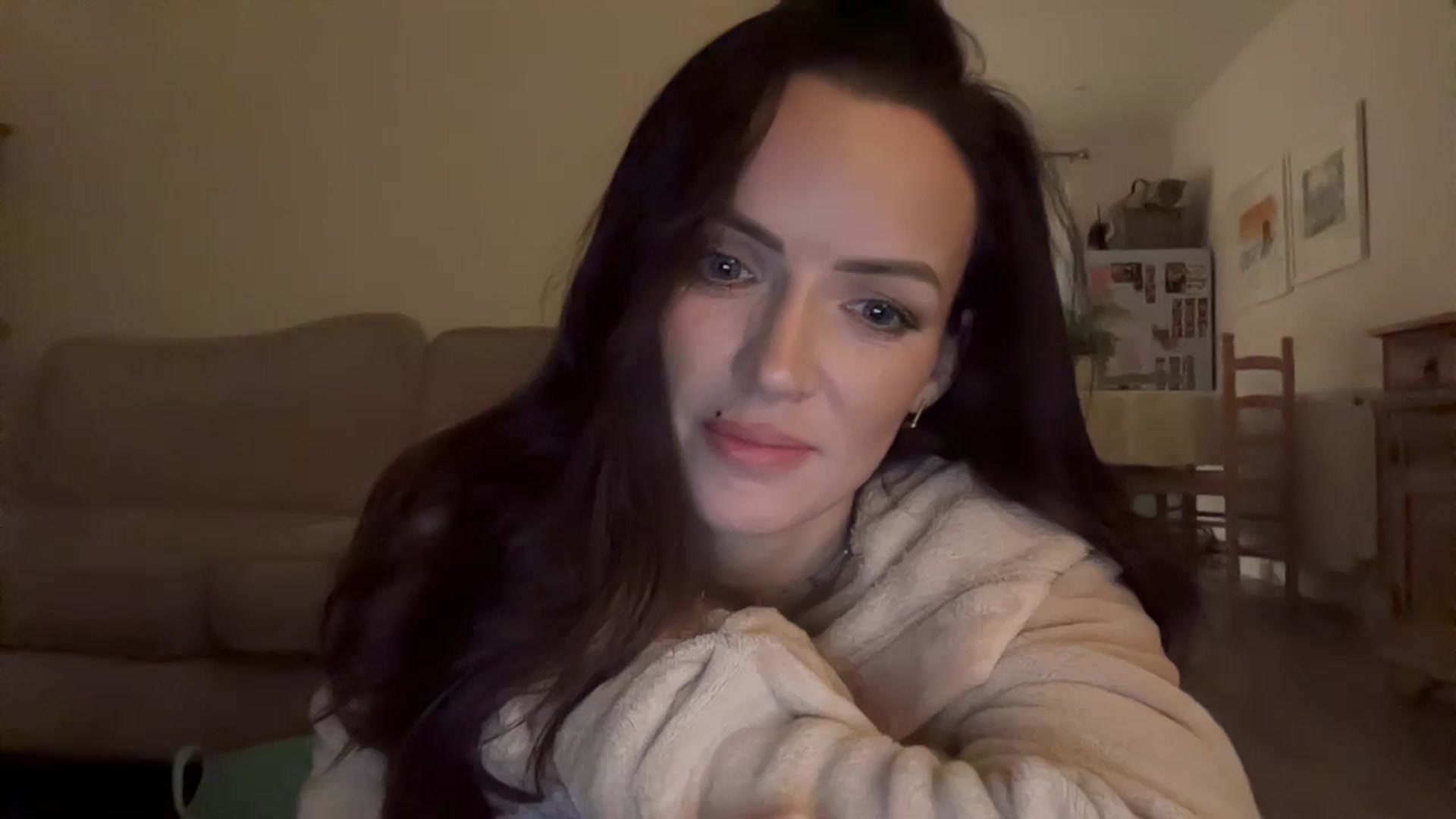 Gallery image thumbnail from British_chick's myfreecams stream on, 01/14/2025, 23:16 image 6 of 20