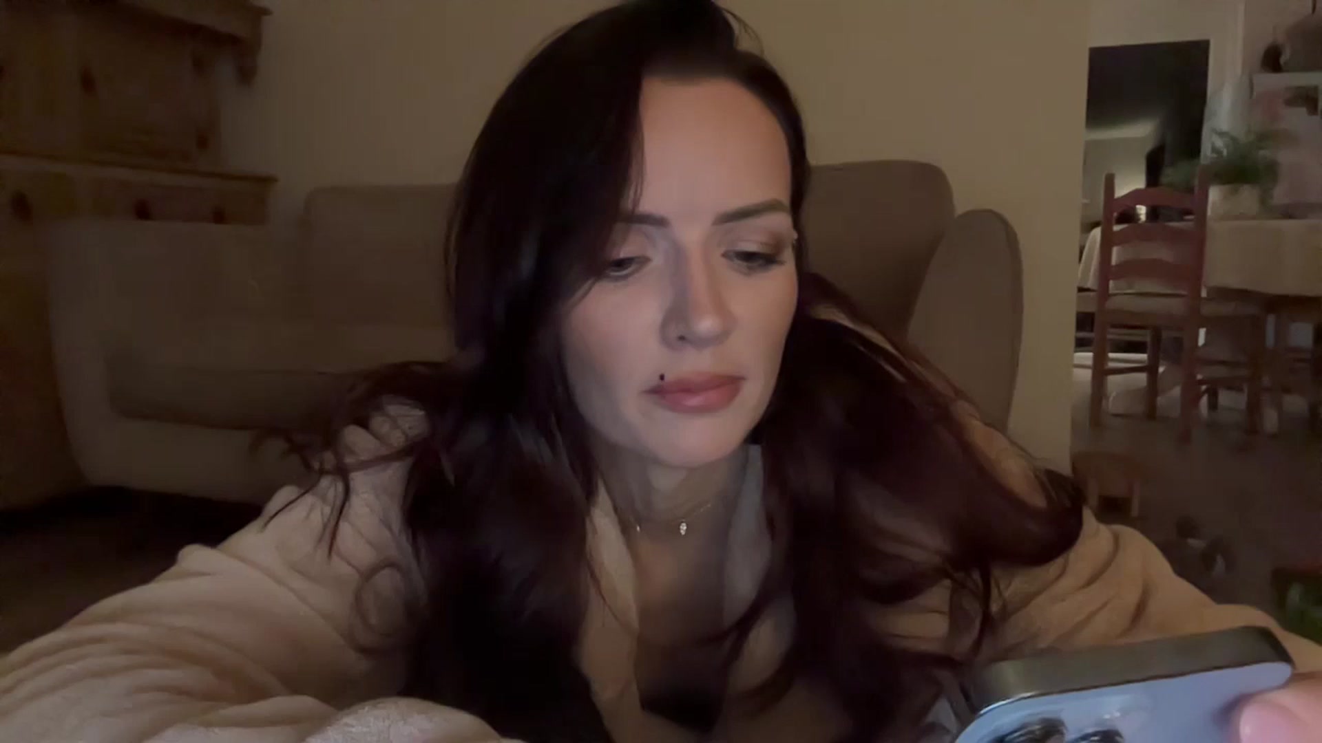 Gallery image thumbnail from British_chick's myfreecams stream on, 01/14/2025, 23:16 image 3 of 20