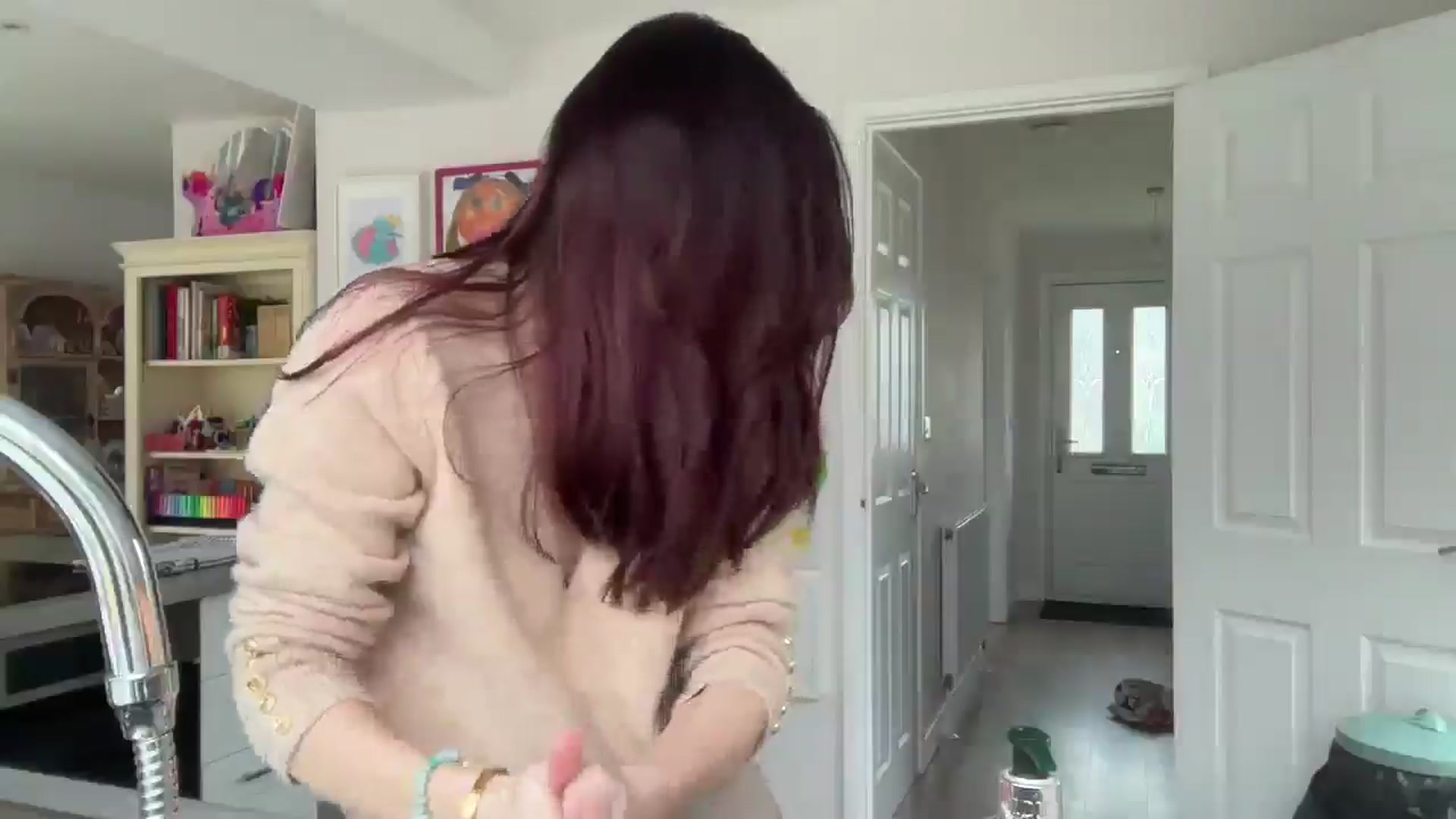 Gallery image thumbnail from British_chick's myfreecams stream on, 01/15/2025, 11:43 image 5 of 20