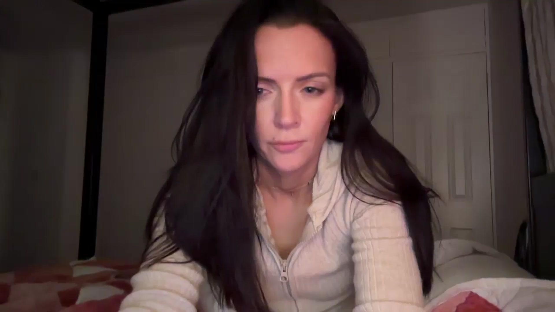 Gallery image thumbnail from British_chick's myfreecams stream on, 02/04/2025, 24:00 image 6 of 20