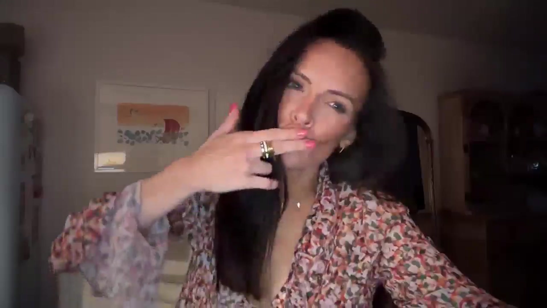 Gallery image thumbnail from British_chick's myfreecams stream on, 02/04/2025, 18:13 image 5 of 20