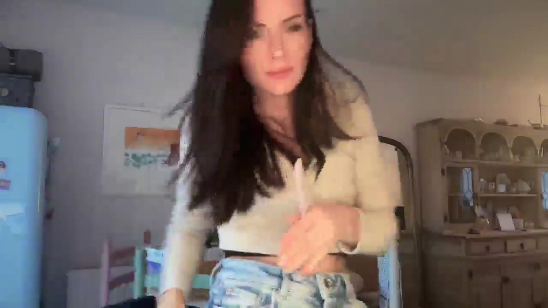 Gallery image thumbnail from British_chick's myfreecams stream on, 02/08/2025, 16:42 image 12 of 20