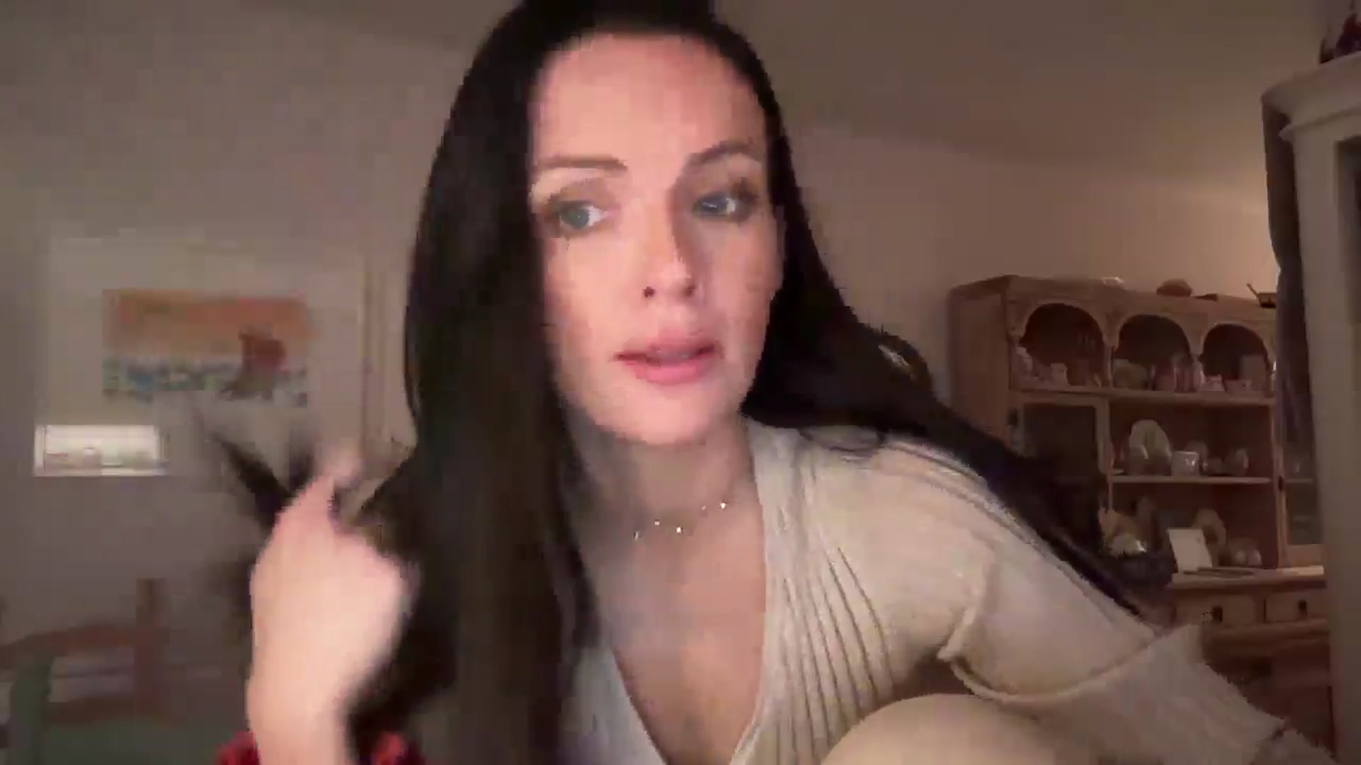 Gallery image thumbnail from British_chick's myfreecams stream on, 02/09/2025, 18:57 image 16 of 20