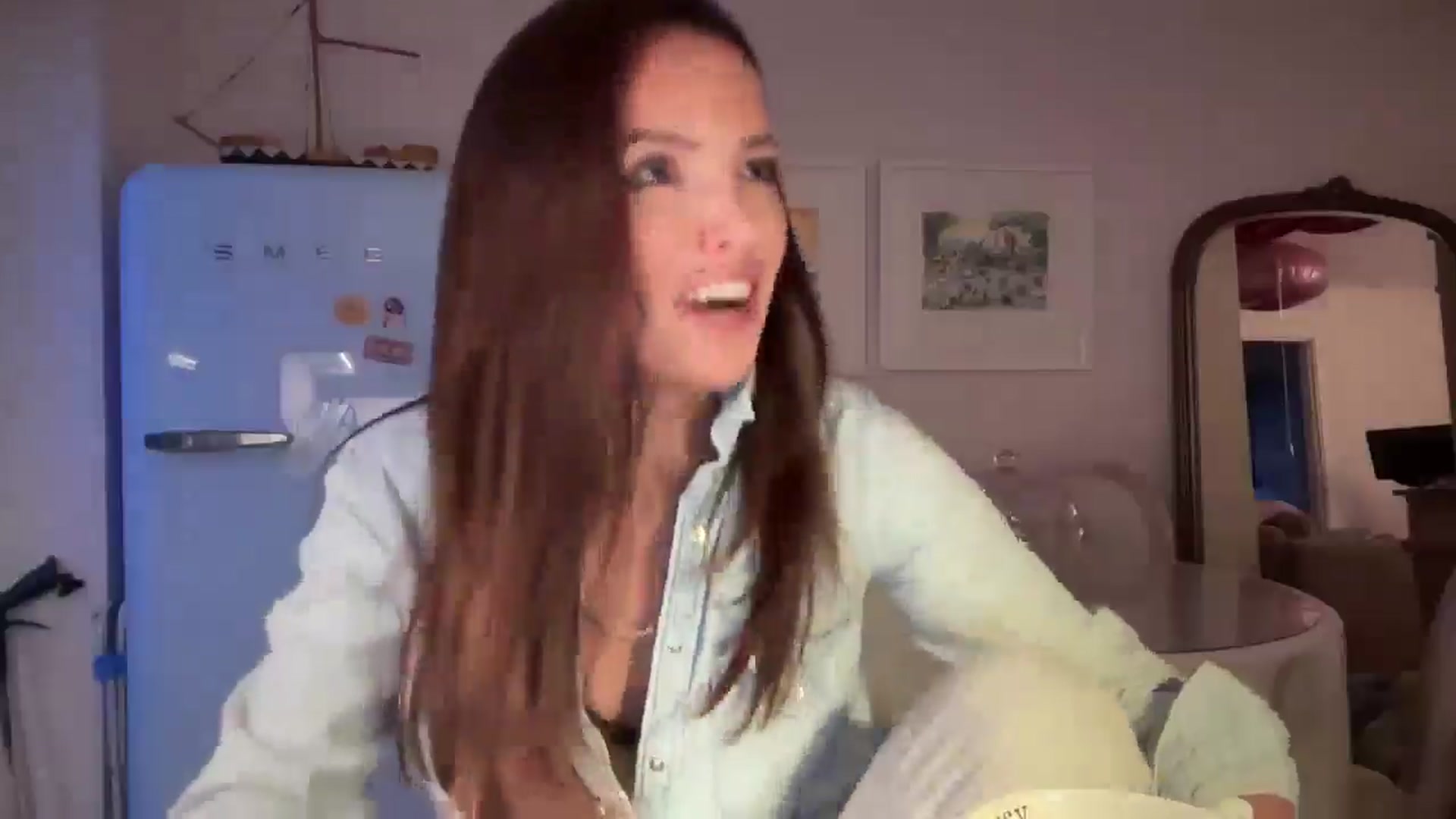 Gallery image thumbnail from British_chick's myfreecams stream on, 03/09/2025, 20:31 image 8 of 20