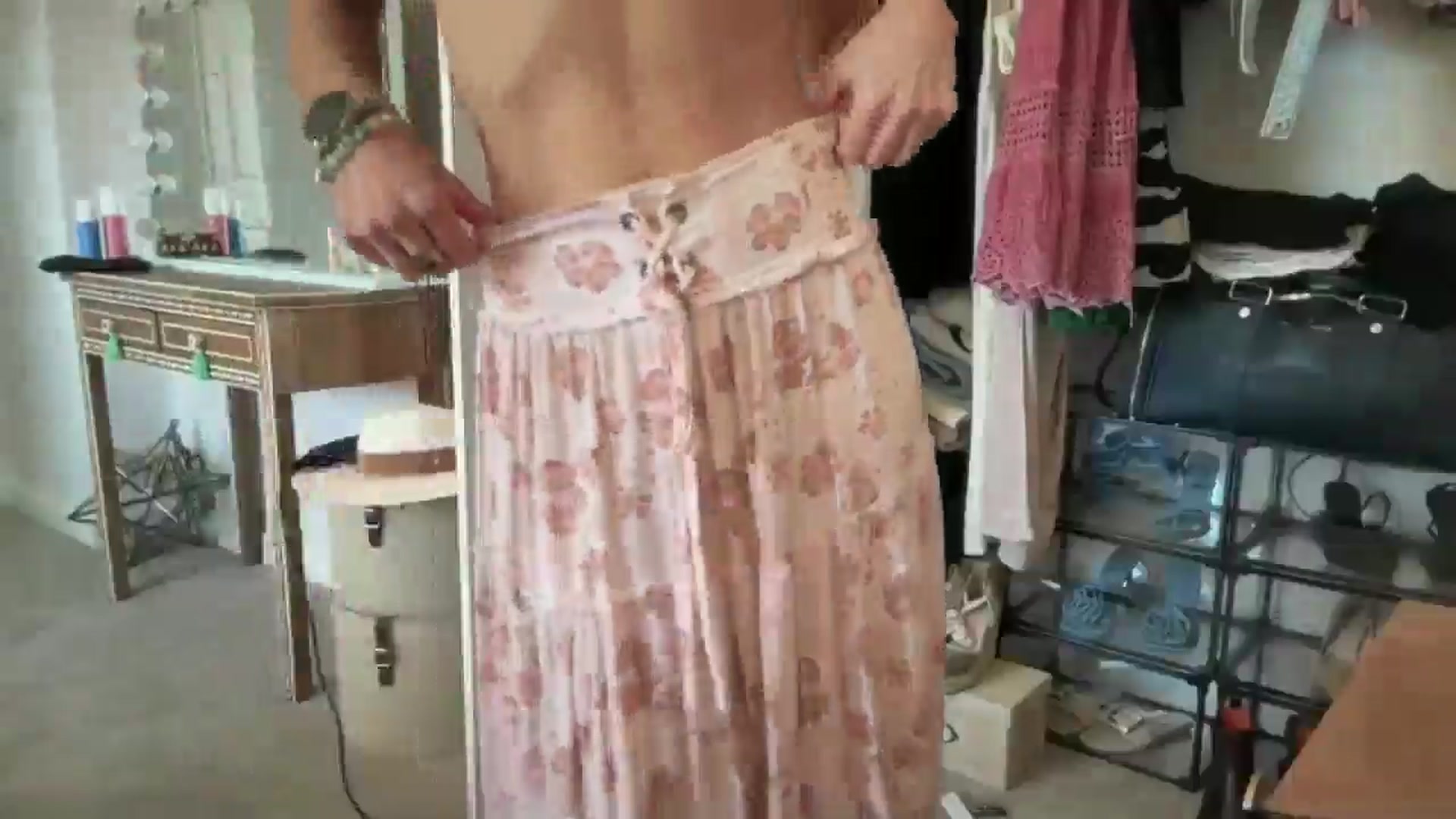Gallery image thumbnail from British_chick's myfreecams stream on, 03/18/2025, 14:56 image 15 of 20
