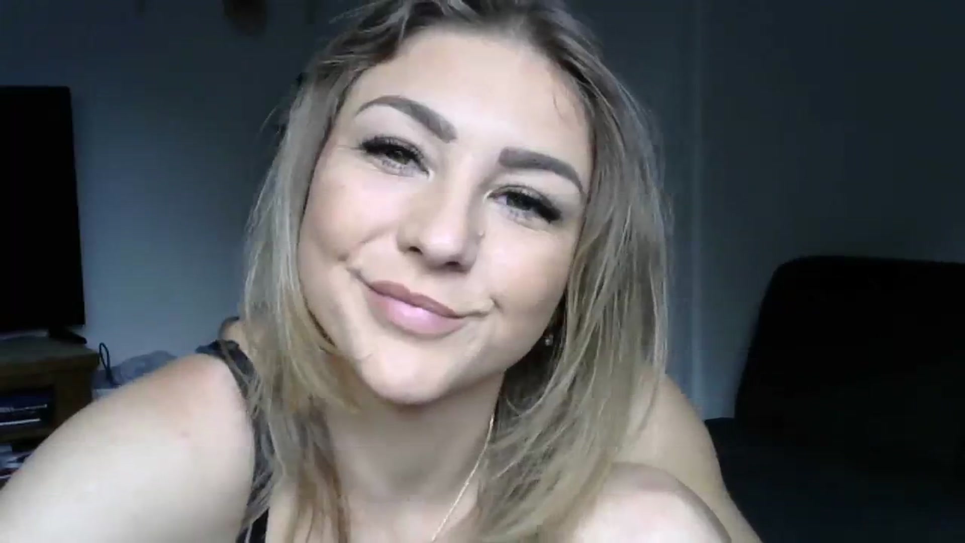 Gallery image thumbnail from Britishbabyx's myfreecams stream on, 08/04/2023, 16:06 image 18 of 20