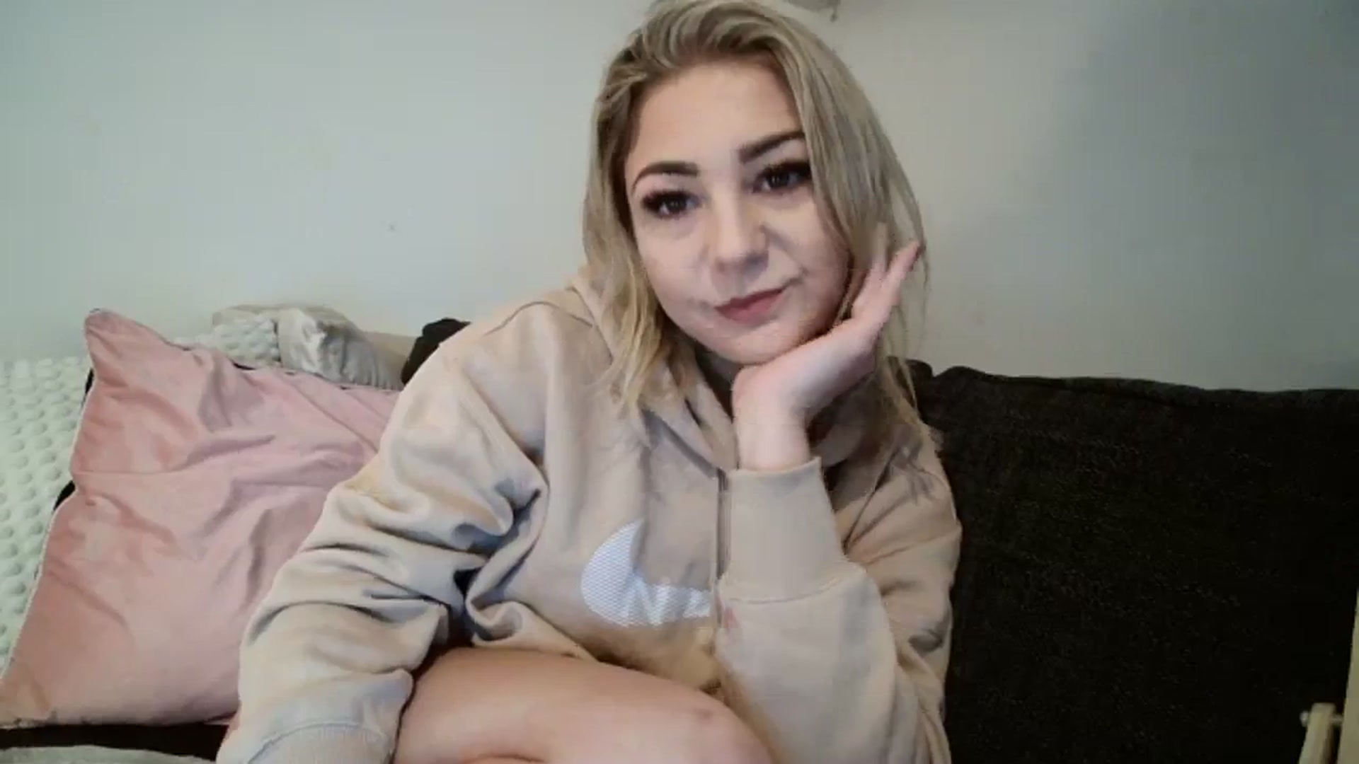 Gallery image thumbnail from Britishbabyx's myfreecams stream on, 11/29/2023, 10:07 image 12 of 20