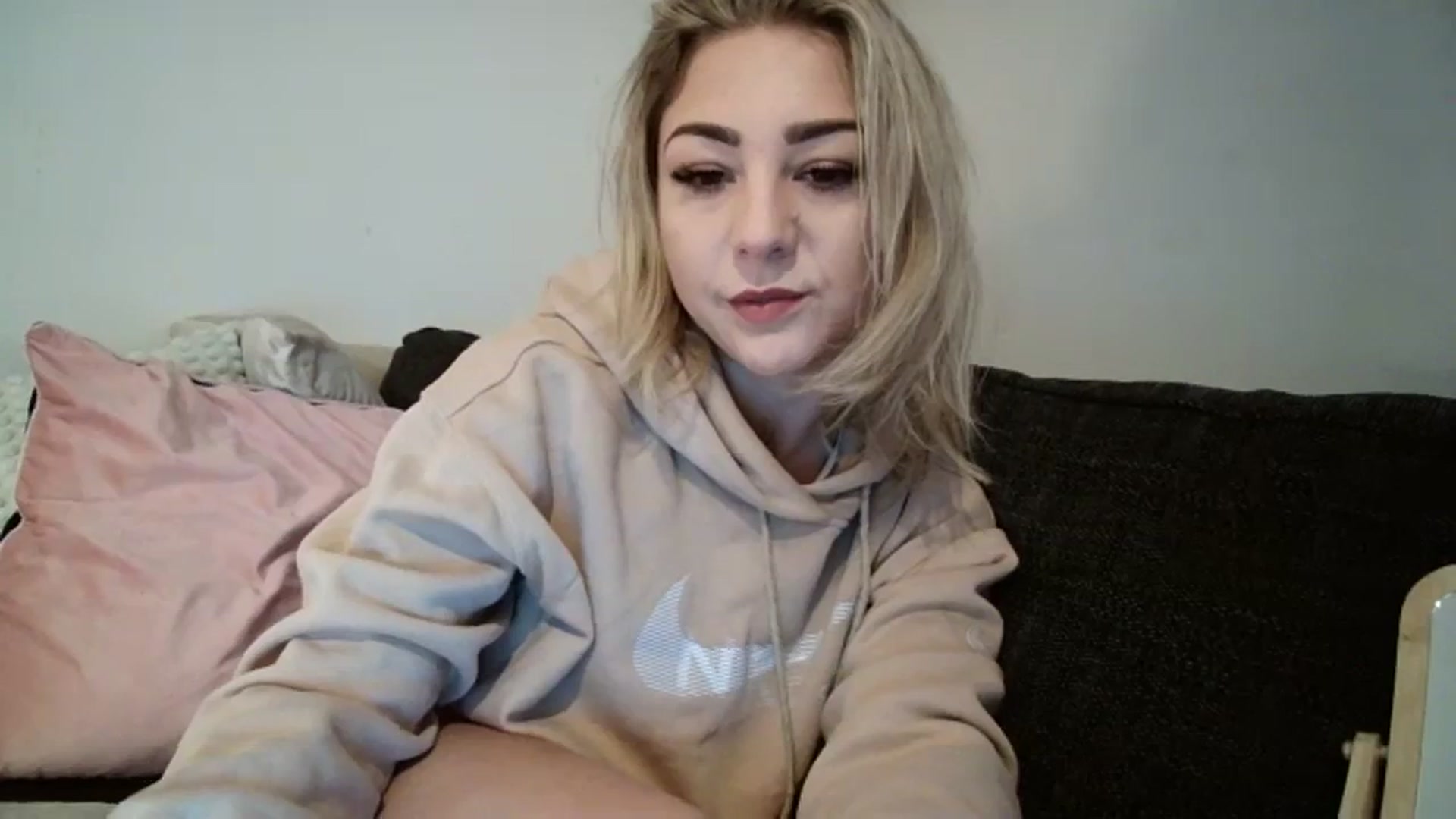 Gallery image thumbnail from Britishbabyx's myfreecams stream on, 11/29/2023, 10:07 image 17 of 20