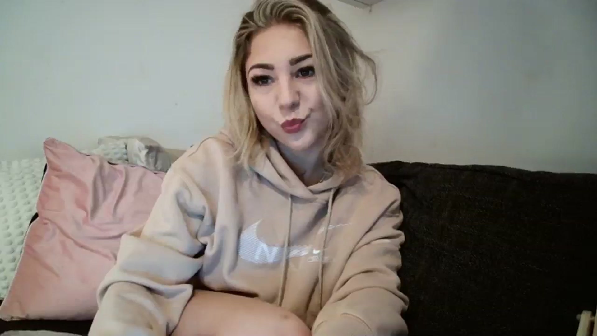 Gallery image thumbnail from Britishbabyx's myfreecams stream on, 11/29/2023, 10:07 image 9 of 20