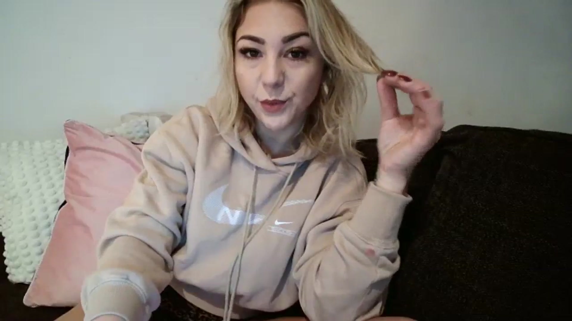 Gallery image thumbnail from Britishbabyx's myfreecams stream on, 11/29/2023, 10:07 image 3 of 20