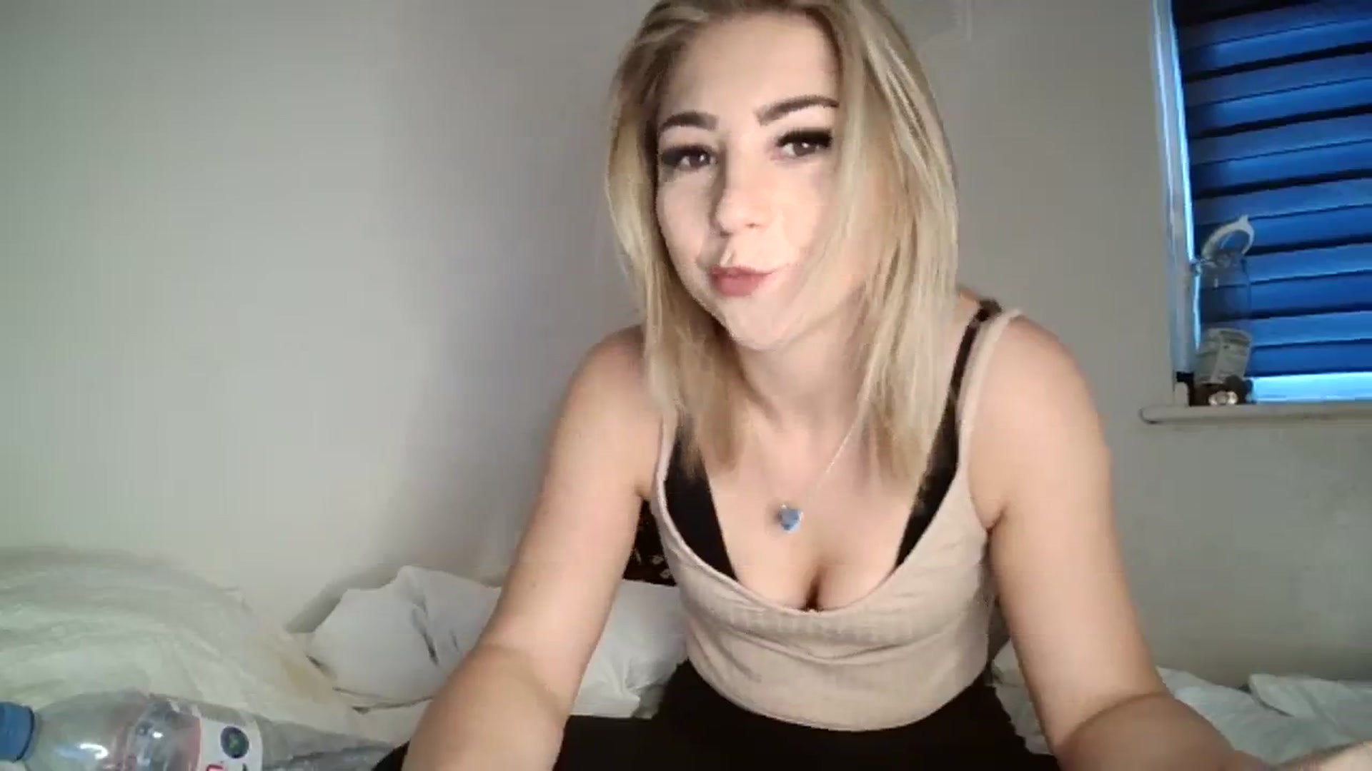 Gallery image thumbnail from Britishbabyx's myfreecams stream on, 12/05/2023, 10:37 image 4 of 20