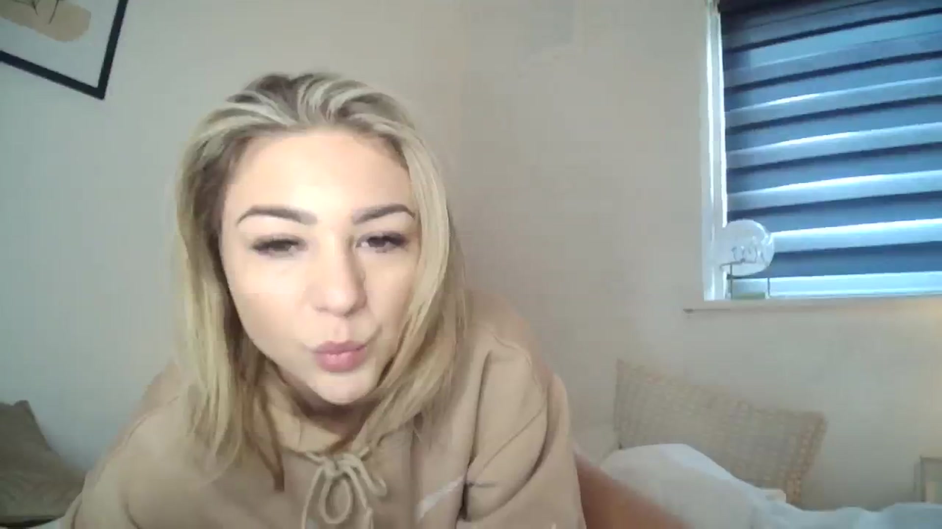 Gallery image thumbnail from Britishbabyx's myfreecams stream on, 12/09/2023, 11:17 image 14 of 20