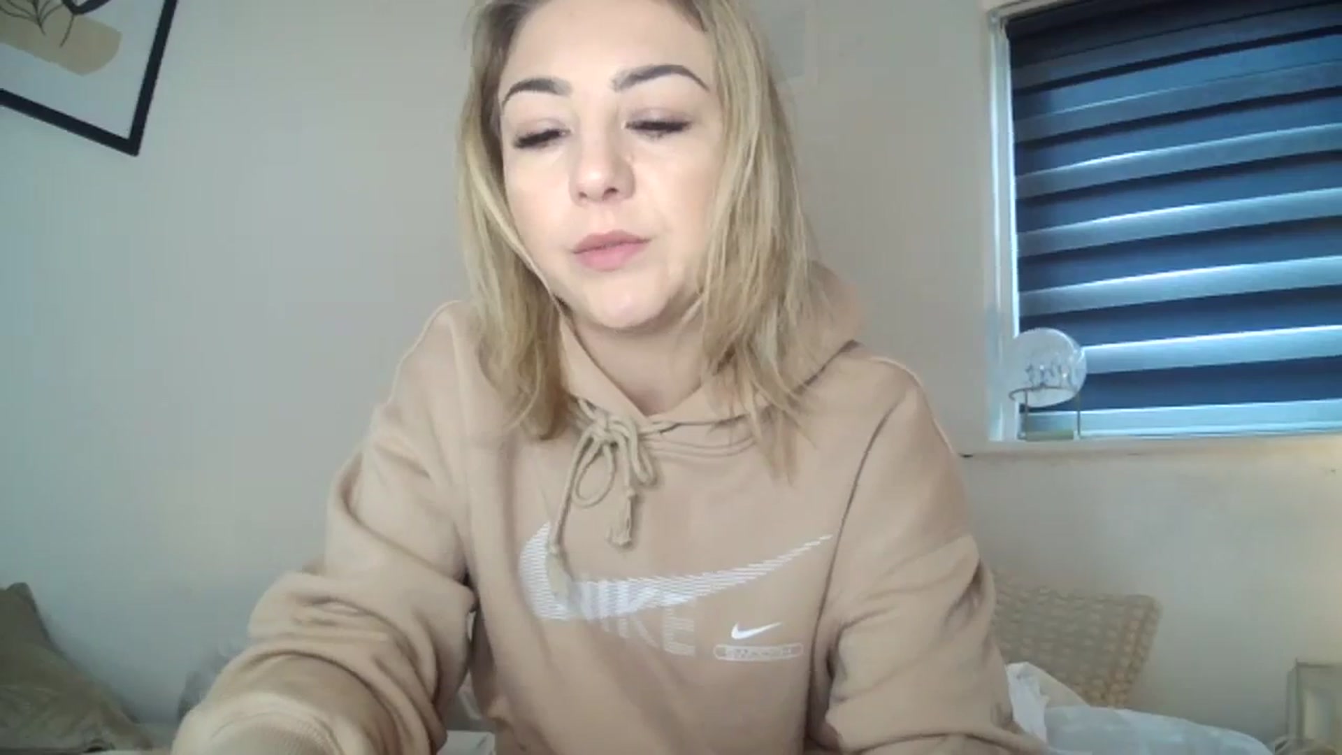 Gallery image thumbnail from Britishbabyx's myfreecams stream on, 12/09/2023, 11:17 image 5 of 20