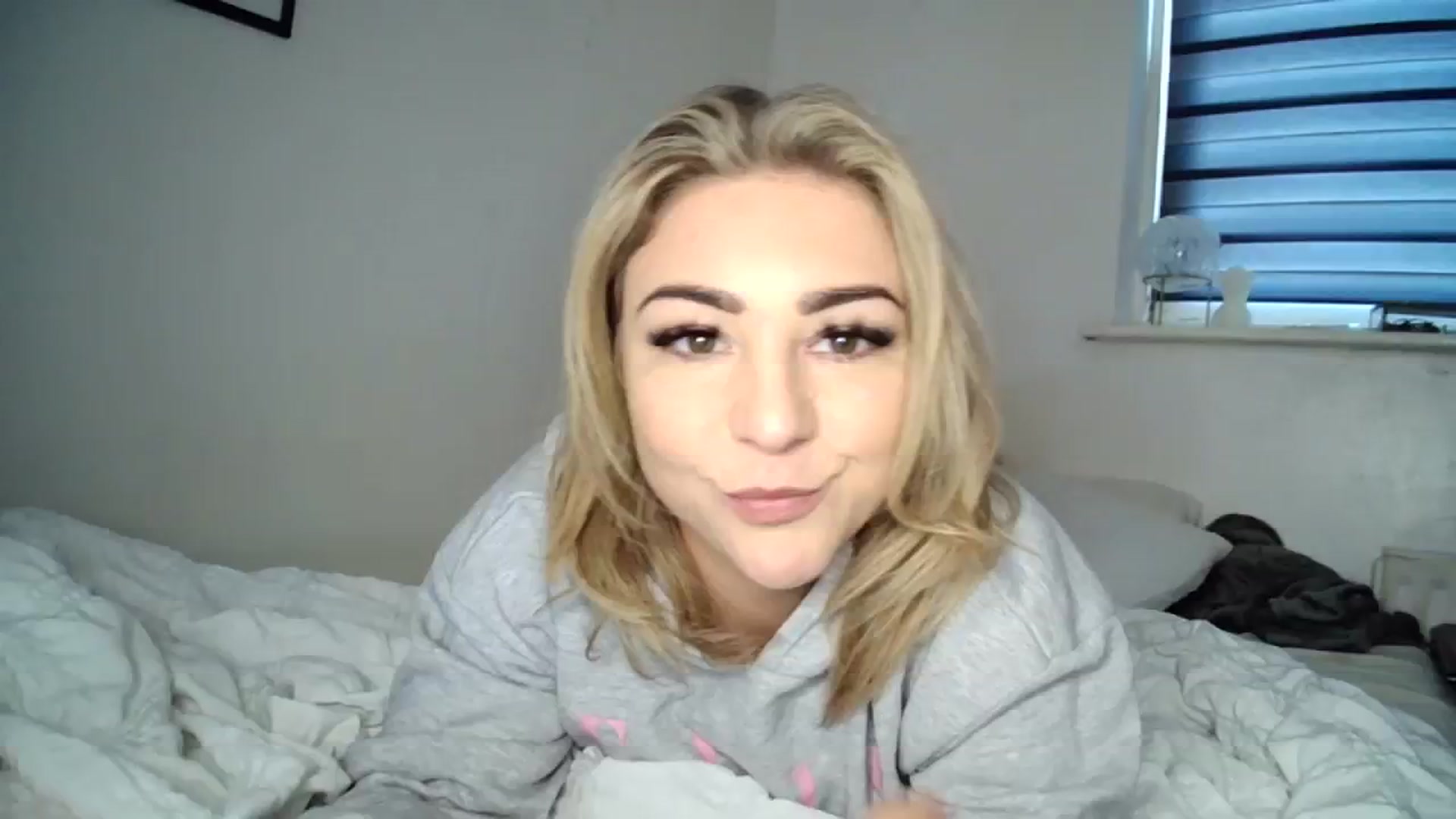 Gallery image thumbnail from Britishbabyx's myfreecams stream on, 12/12/2023, 13:16 image 1 of 20