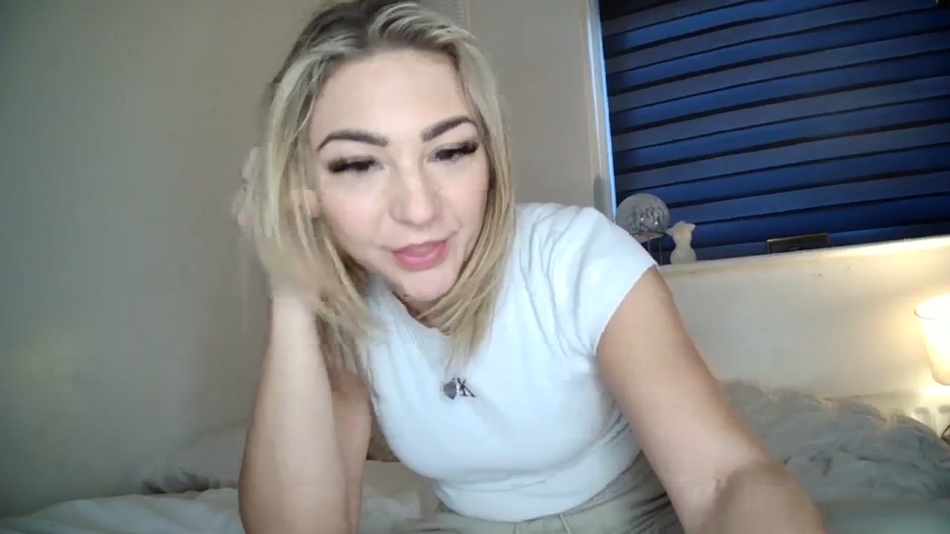 Gallery image thumbnail from Britishbabyx's myfreecams stream on, 12/19/2023, 16:12 image 5 of 20