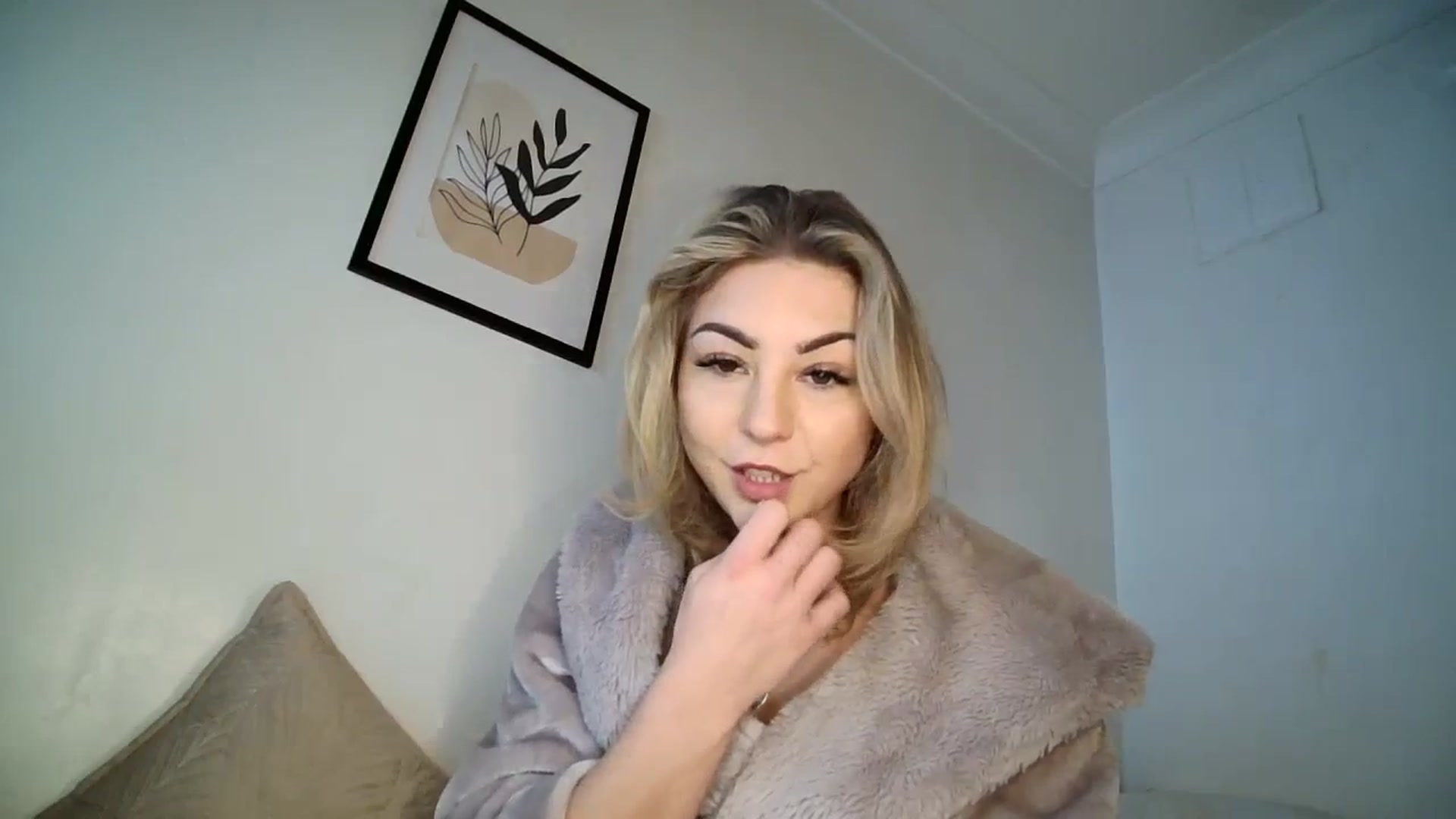 Gallery image thumbnail from Britishbabyx's myfreecams stream on, 01/08/2024, 14:05 image 8 of 20
