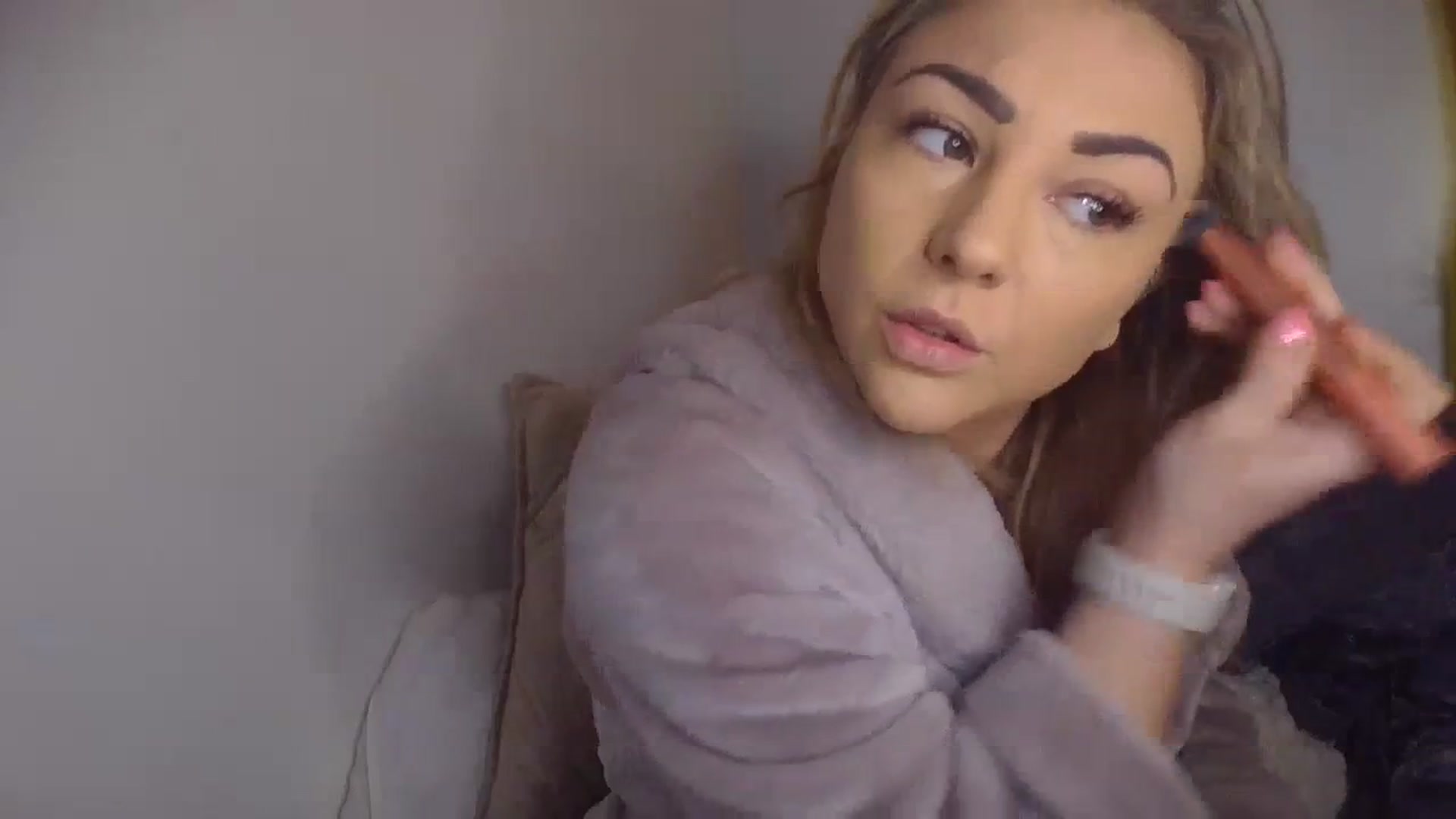 Gallery image thumbnail from Britishbabyx's myfreecams stream on, 01/23/2024, 14:14 image 5 of 20