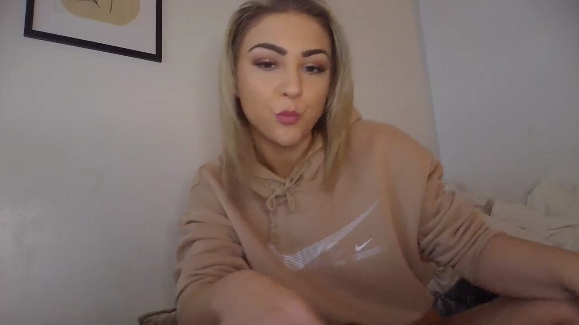 Gallery image thumbnail from Britishbabyx's myfreecams stream on, 01/26/2024, 14:40 image 19 of 20