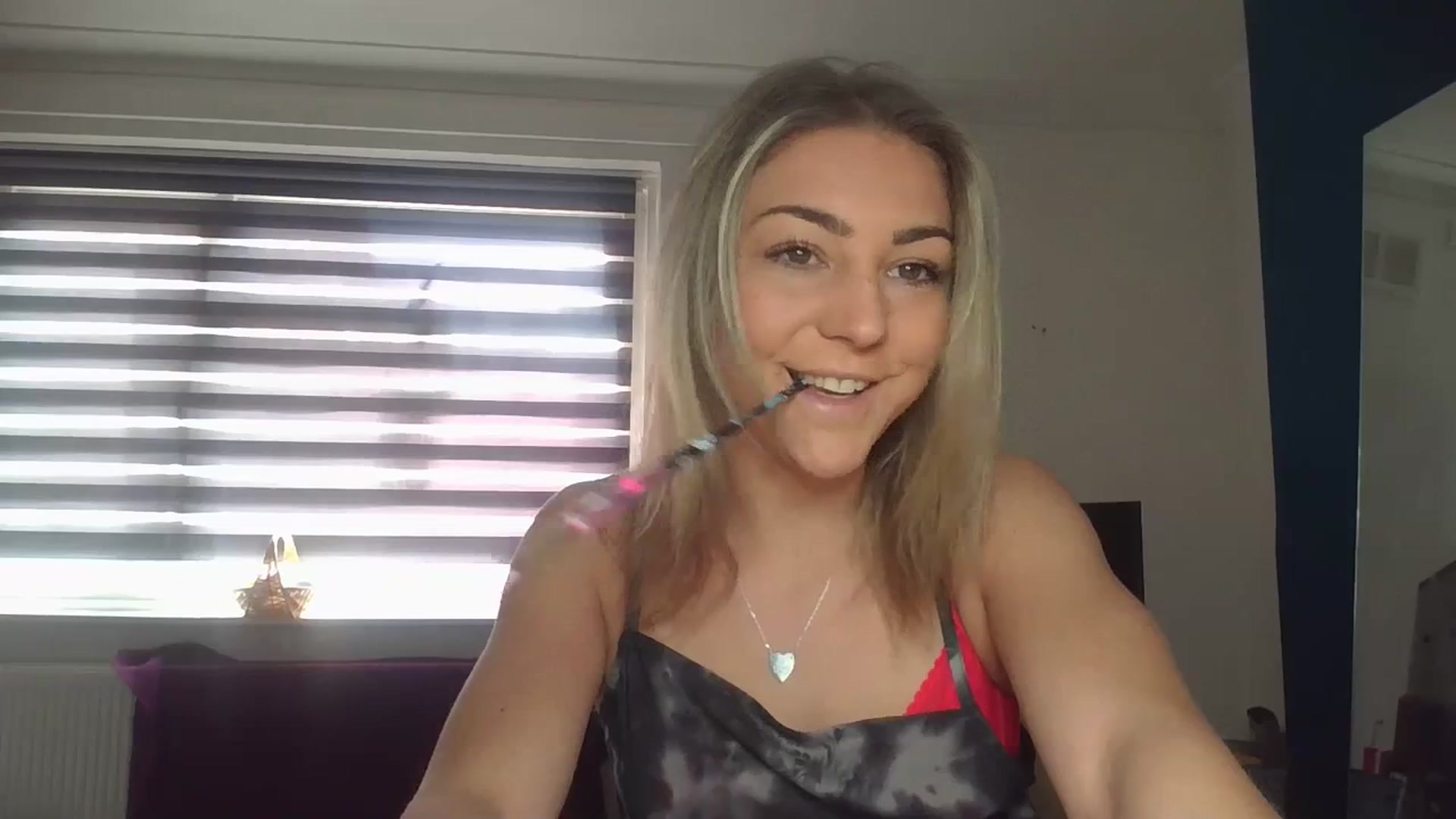 Gallery image thumbnail from Britishbabyx's myfreecams stream on, 03/27/2024, 14:32 image 10 of 20