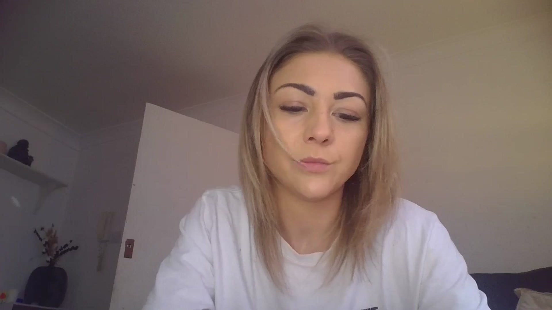 Gallery image thumbnail from Britishbabyx's myfreecams stream on, 04/11/2024, 12:39 image 4 of 20