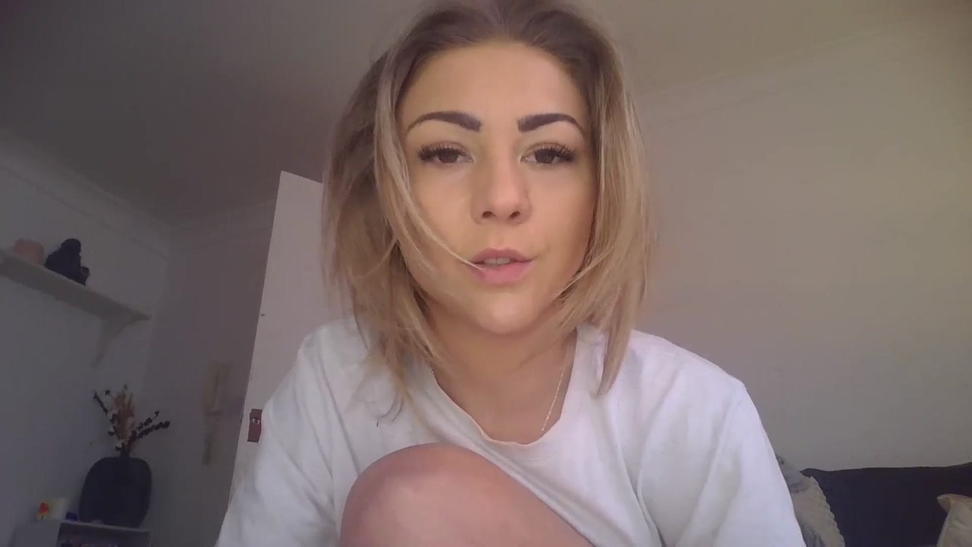 Gallery image thumbnail from Britishbabyx's myfreecams stream on, 04/11/2024, 12:39 image 10 of 20