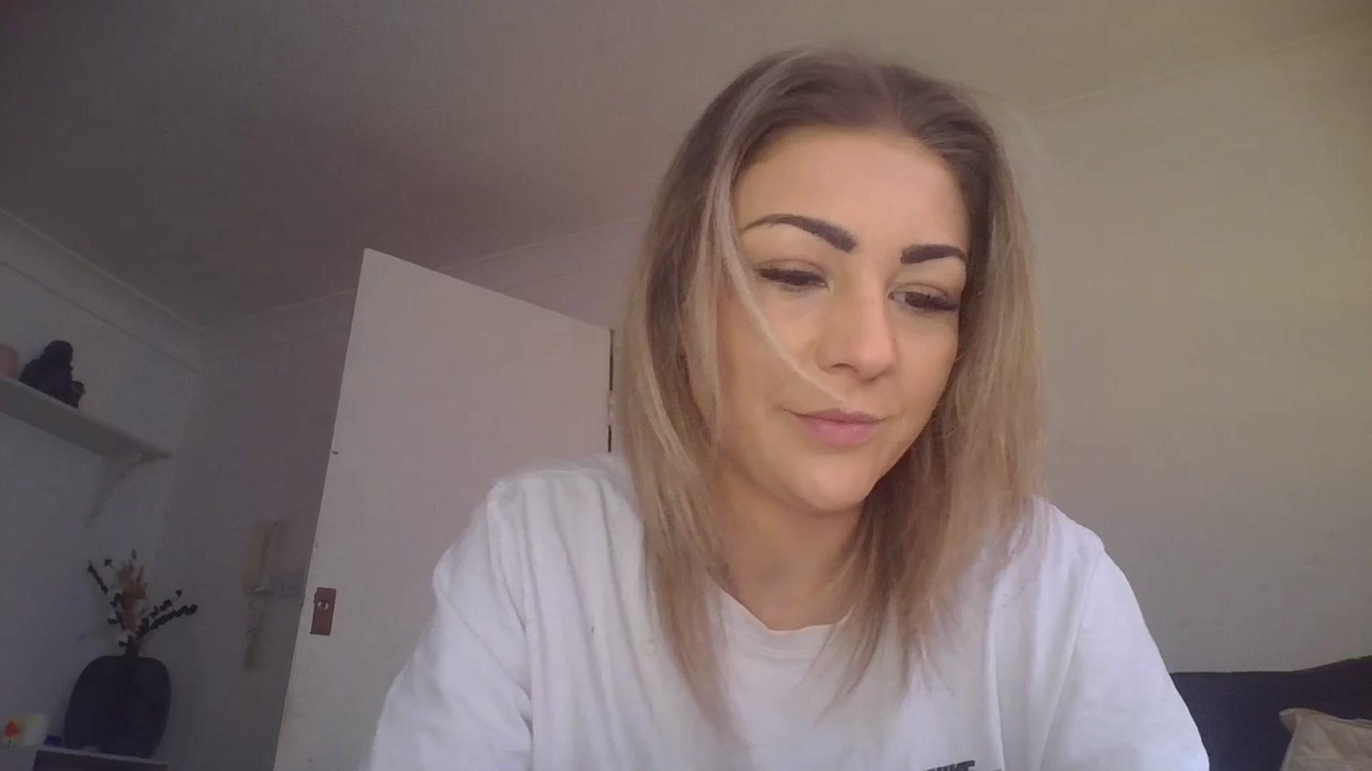 Gallery image thumbnail from Britishbabyx's myfreecams stream on, 04/11/2024, 12:39 image 6 of 20