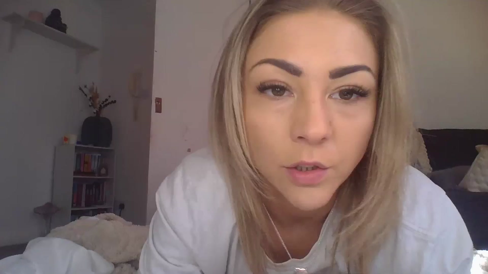 Gallery image thumbnail from Britishbabyx's myfreecams stream on, 04/11/2024, 12:39 image 13 of 20