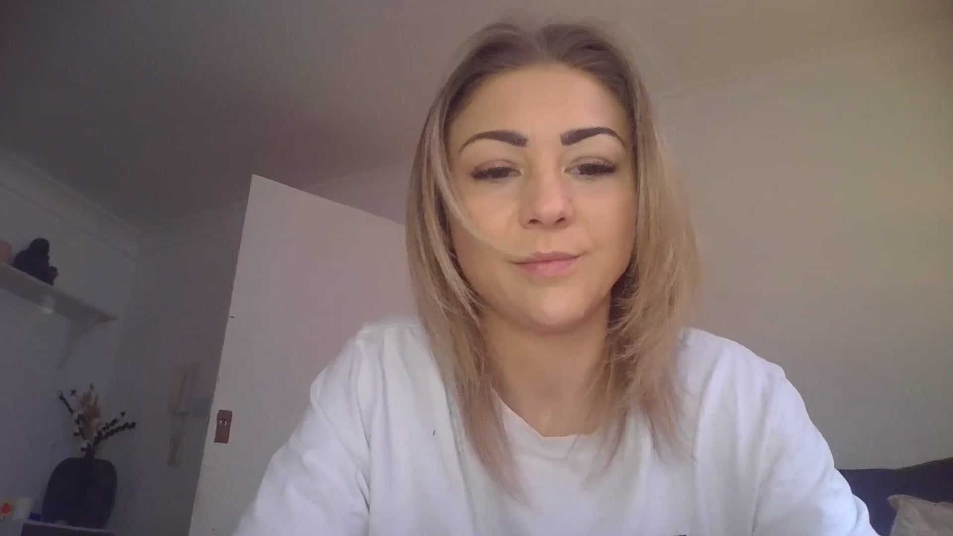 Gallery image thumbnail from Britishbabyx's myfreecams stream on, 04/11/2024, 12:39 image 3 of 20