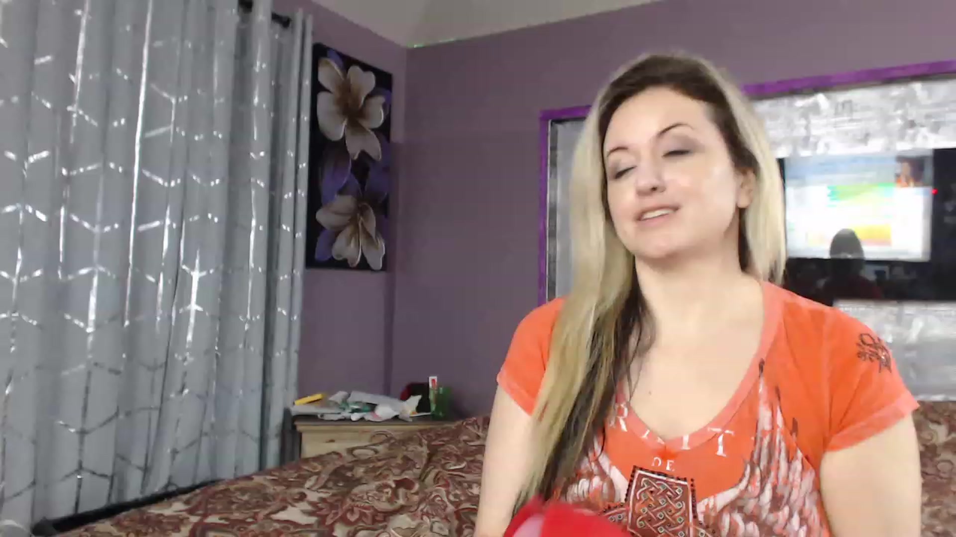 Gallery image thumbnail from BritneyButts's myfreecams stream on, 12/03/2022, 06:03 image 12 of 20