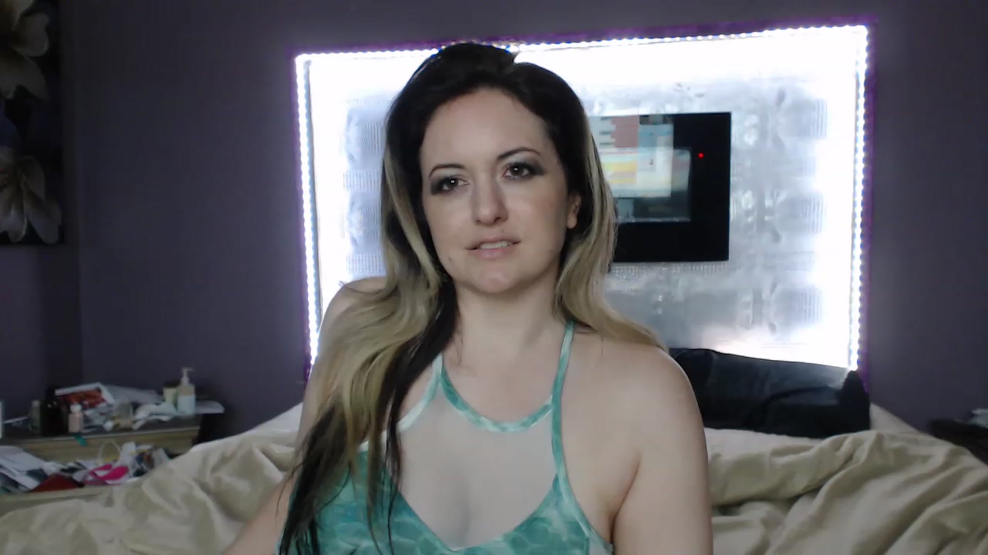 Gallery image thumbnail from BritneyButts's myfreecams stream on, 04/27/2023, 03:36 image 10 of 20