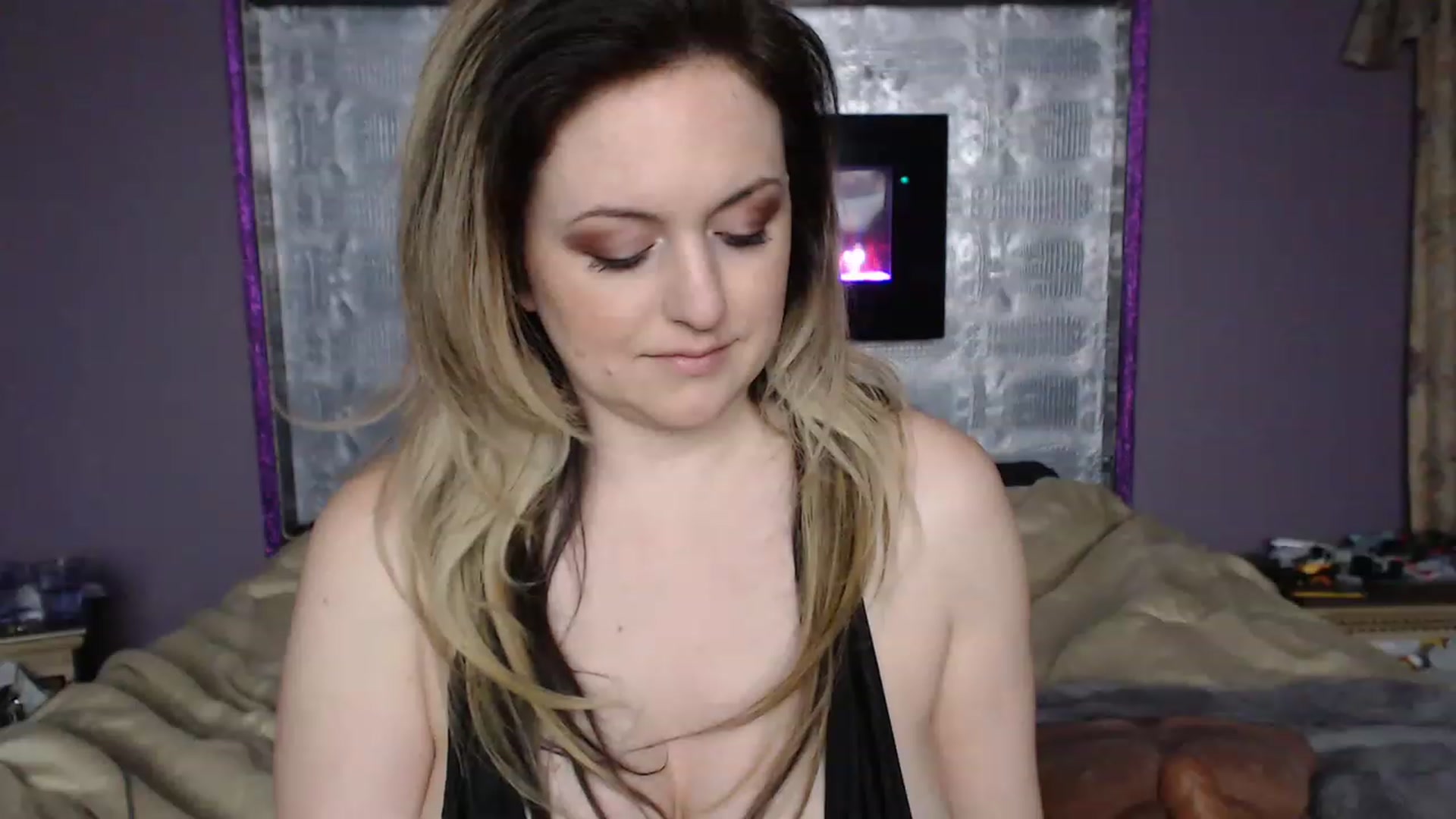 Gallery image thumbnail from BritneyButts's myfreecams stream on, 05/04/2023, 01:36 image 7 of 20