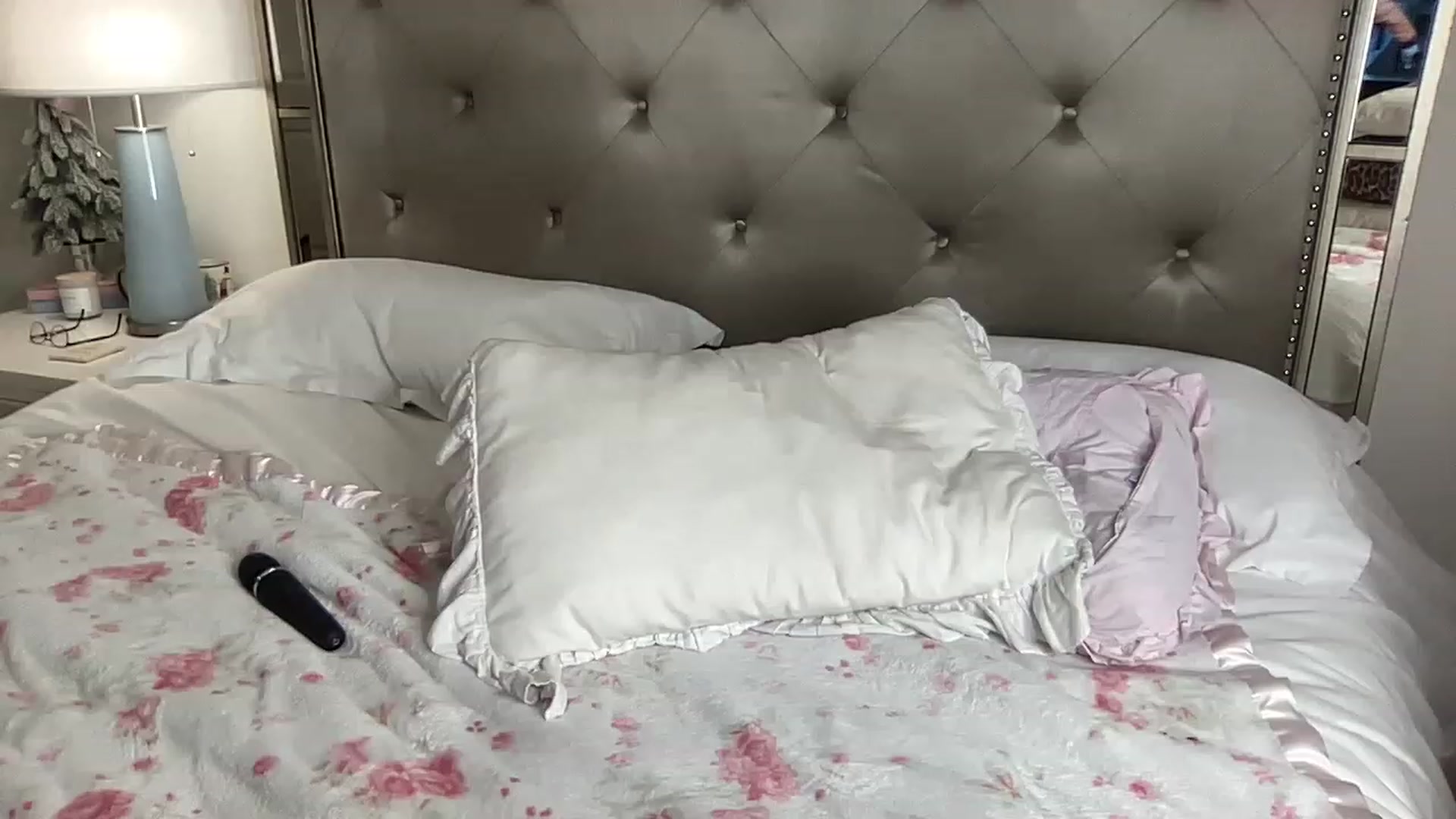 Gallery image thumbnail from BritneyMonroe's myfreecams stream on, 12/04/2022, 07:01 image 6 of 20