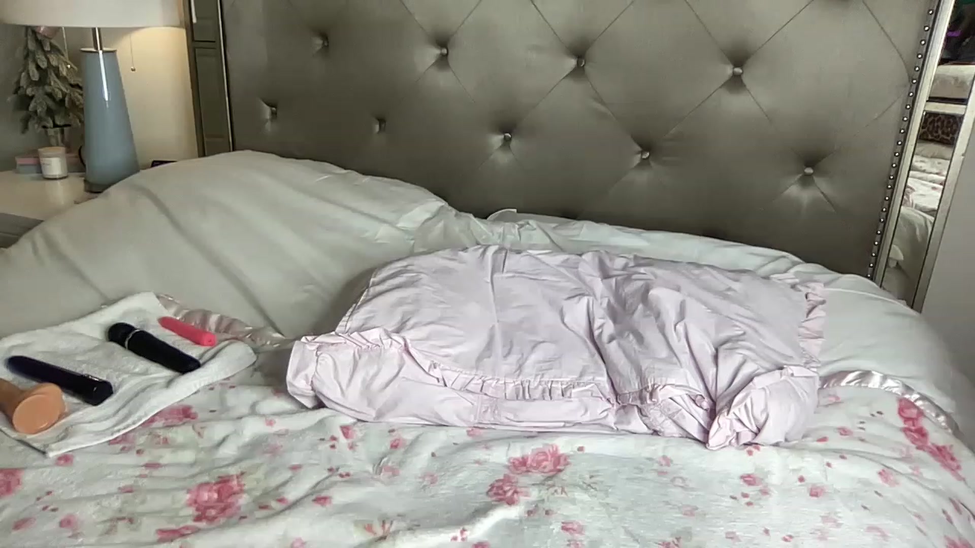 Gallery image thumbnail from BritneyMonroe's myfreecams stream on, 12/06/2022, 05:47 image 17 of 20