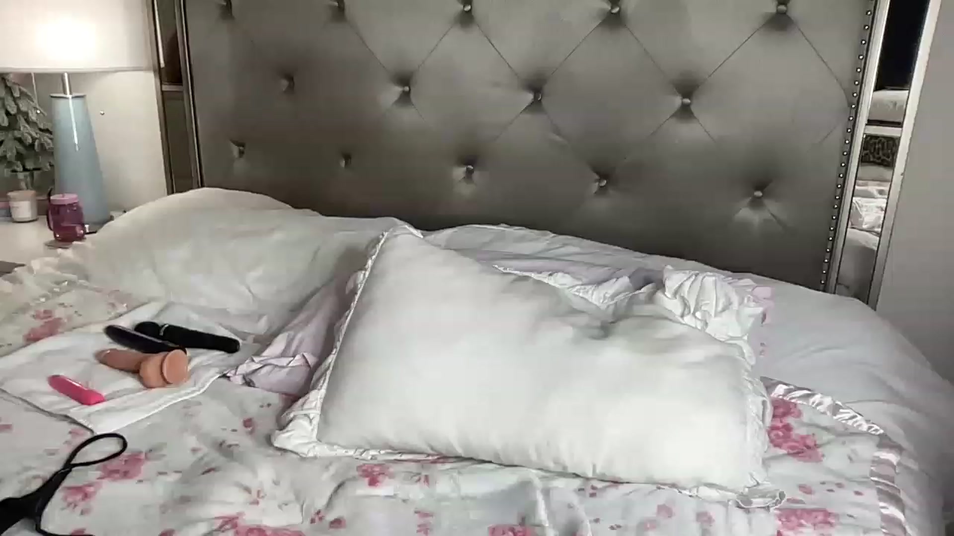 Gallery image thumbnail from BritneyMonroe's myfreecams stream on, 12/07/2022, 04:30 image 15 of 20