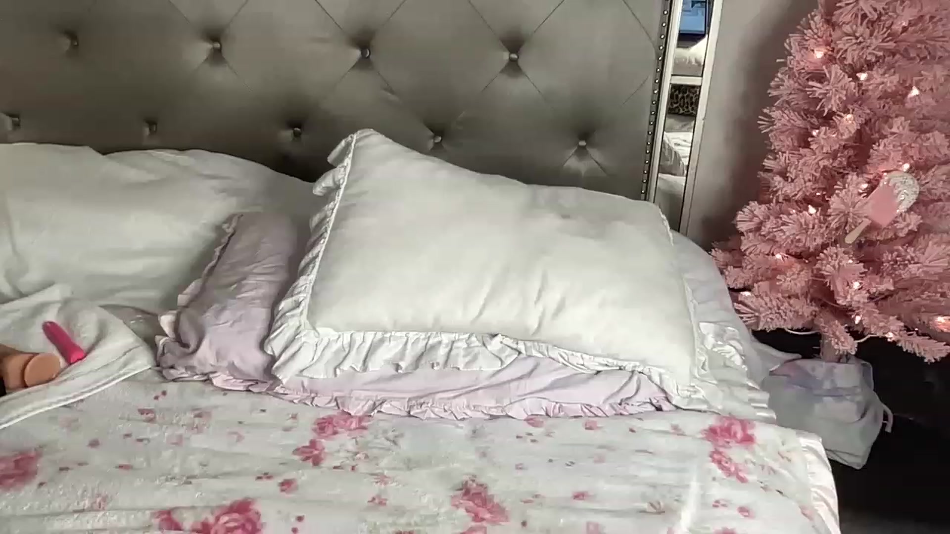 Gallery image thumbnail from BritneyMonroe's myfreecams stream on, 12/07/2022, 17:42 image 5 of 20