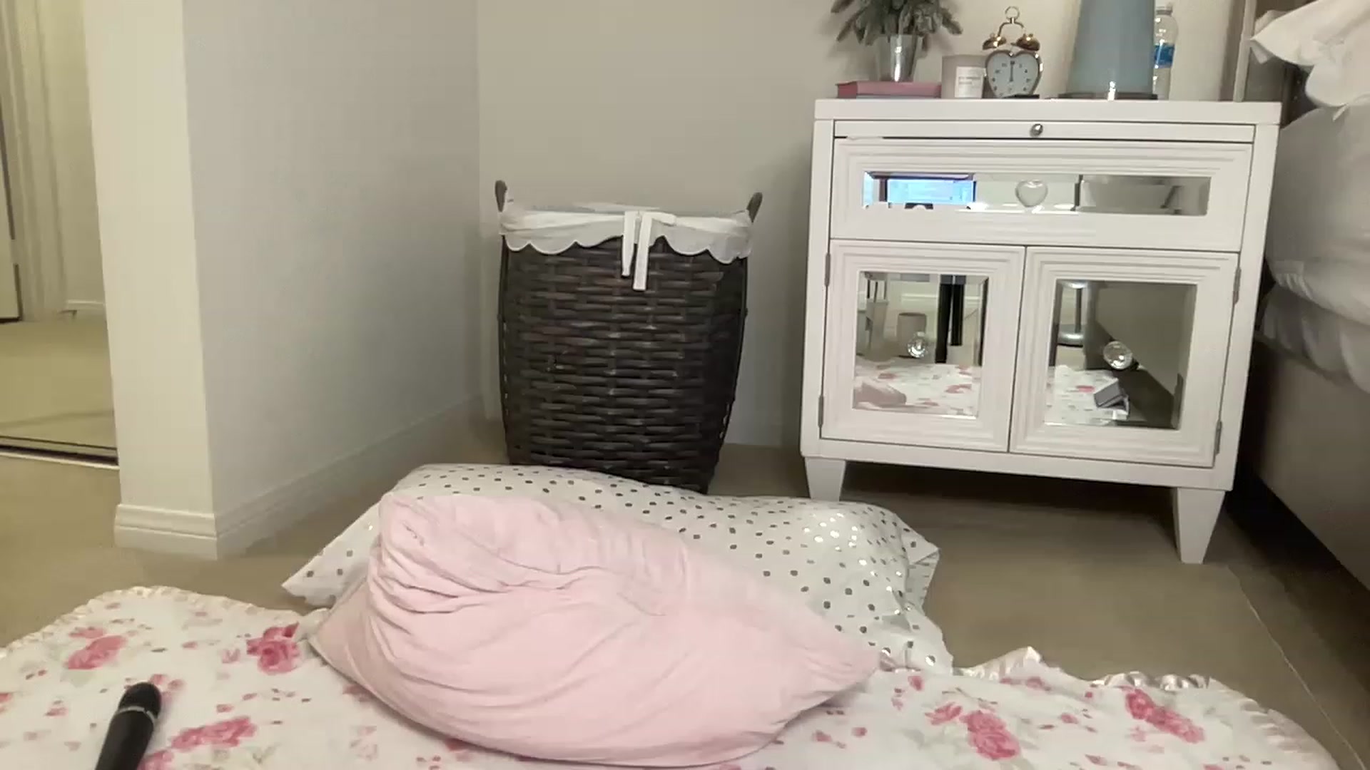Gallery image thumbnail from BritneyMonroe's myfreecams stream on, 02/03/2023, 06:06 image 7 of 20