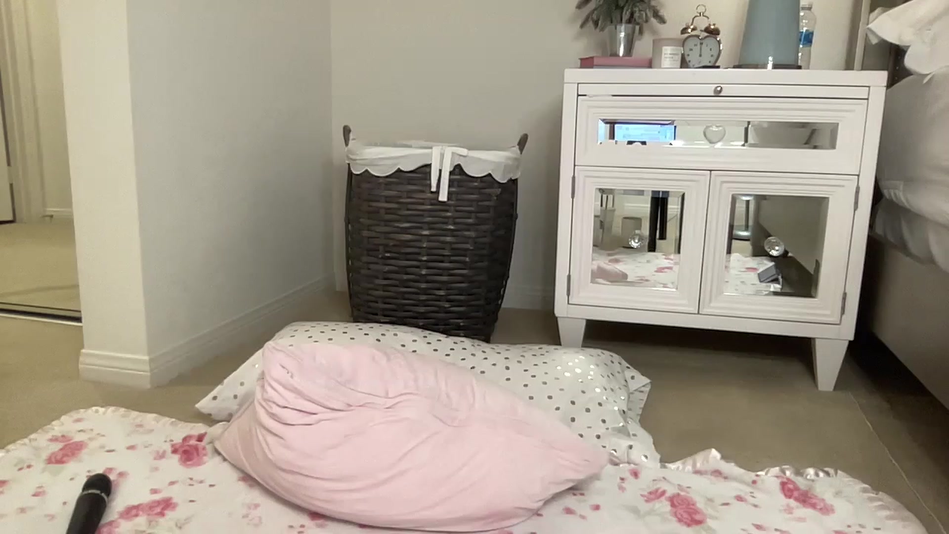 Gallery image thumbnail from BritneyMonroe's myfreecams stream on, 02/03/2023, 06:06 image 9 of 20