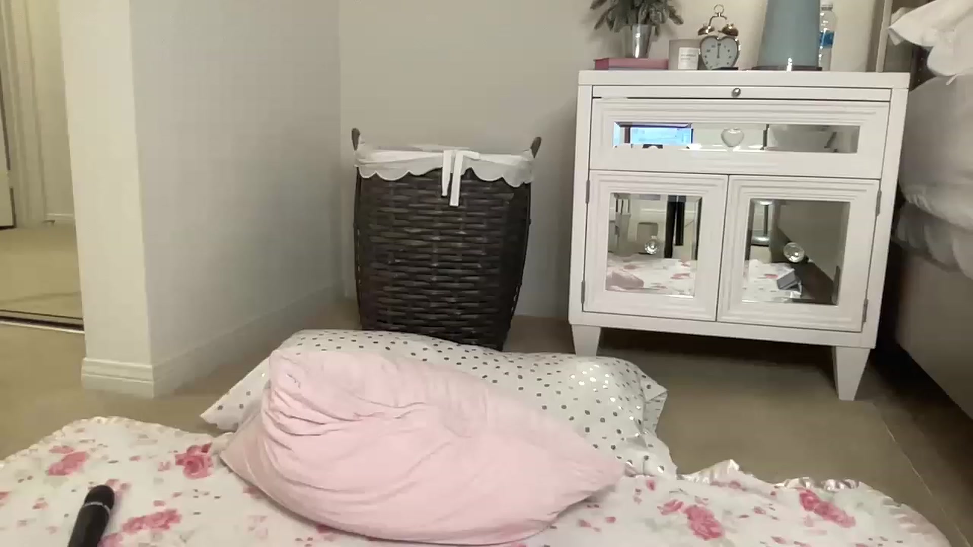 Gallery image thumbnail from BritneyMonroe's myfreecams stream on, 02/03/2023, 06:06 image 8 of 20