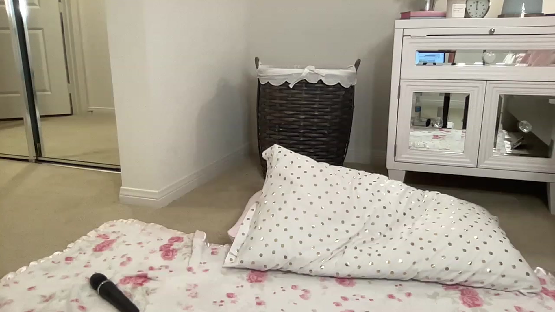 Gallery image thumbnail from BritneyMonroe's myfreecams stream on, 02/07/2023, 04:22 image 13 of 20