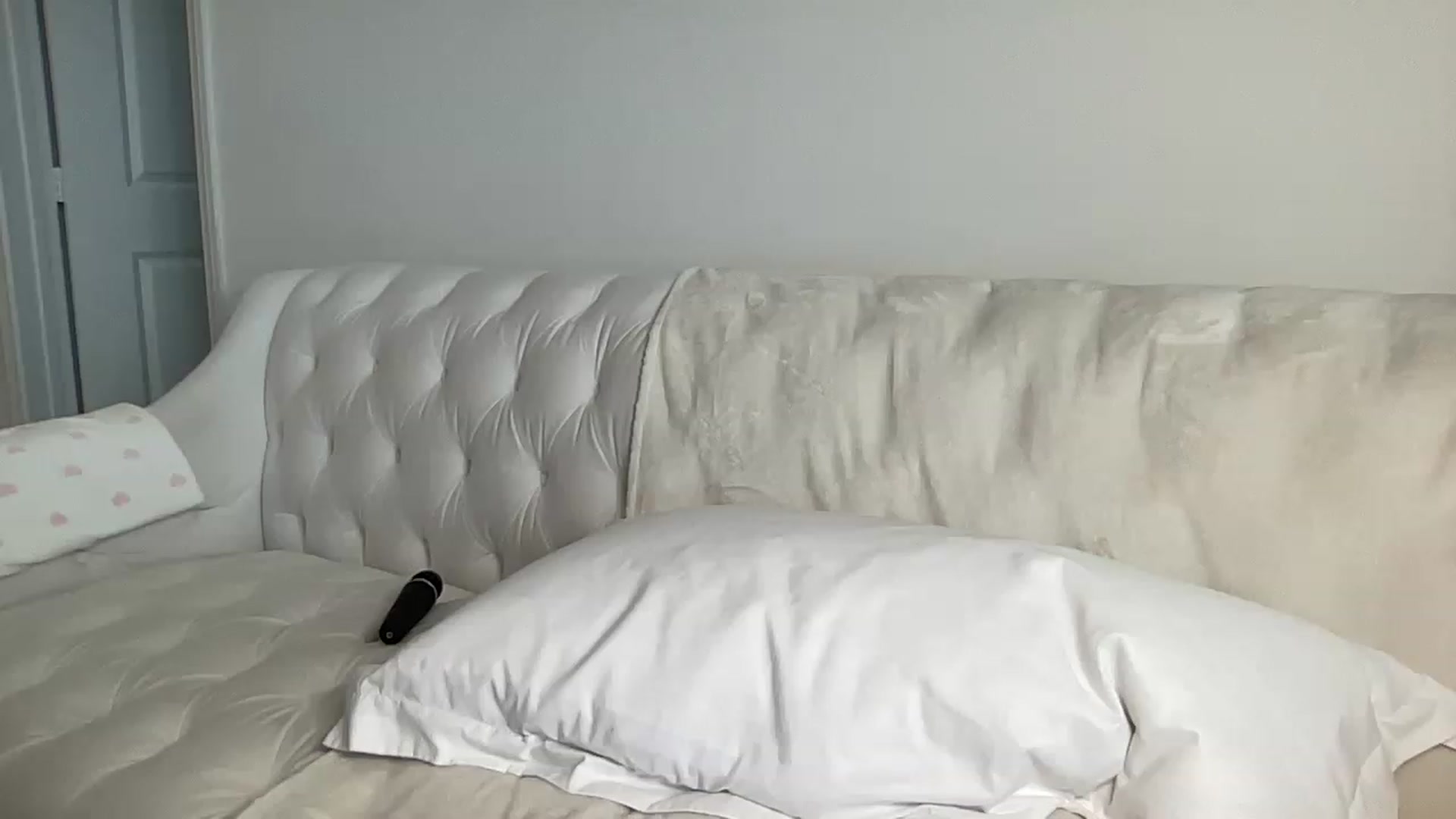 Gallery image thumbnail from BritneyMonroe's myfreecams stream on, 03/23/2023, 17:23 image 15 of 20