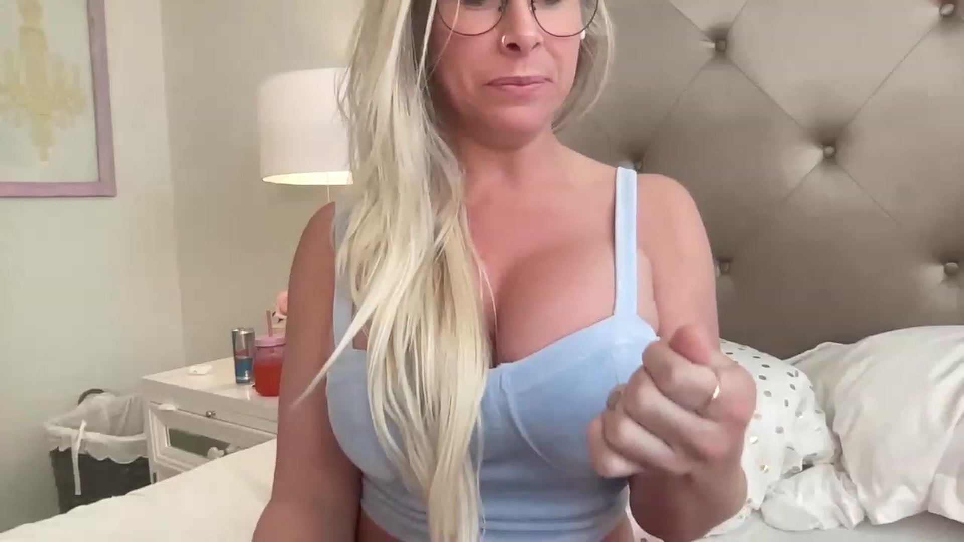 Gallery image thumbnail from BritneyMonroe's myfreecams stream on, 03/26/2023, 17:14 image 4 of 20