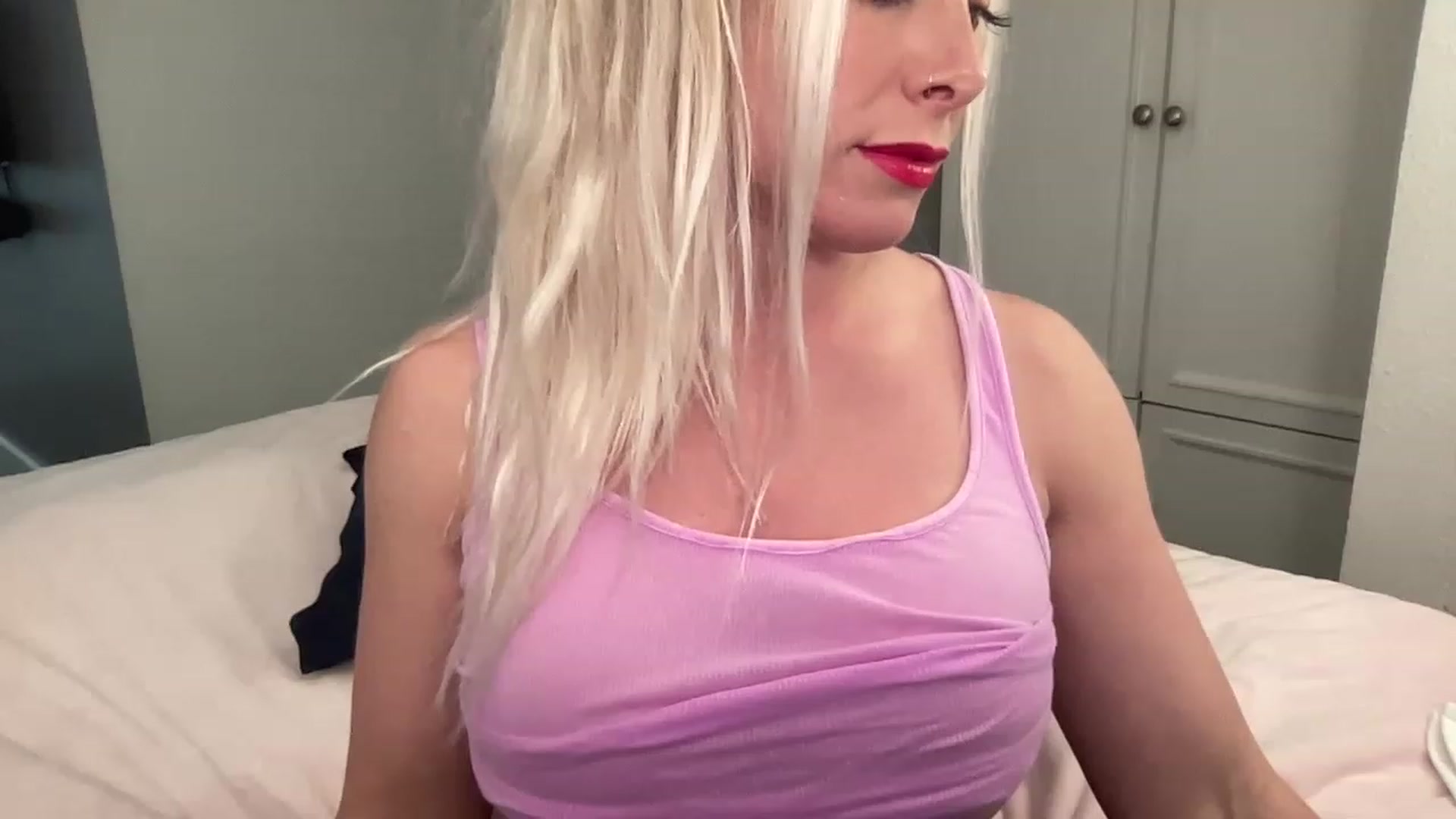 Gallery image thumbnail from BritneyMonroe's myfreecams stream on, 04/12/2023, 20:02 image 8 of 20