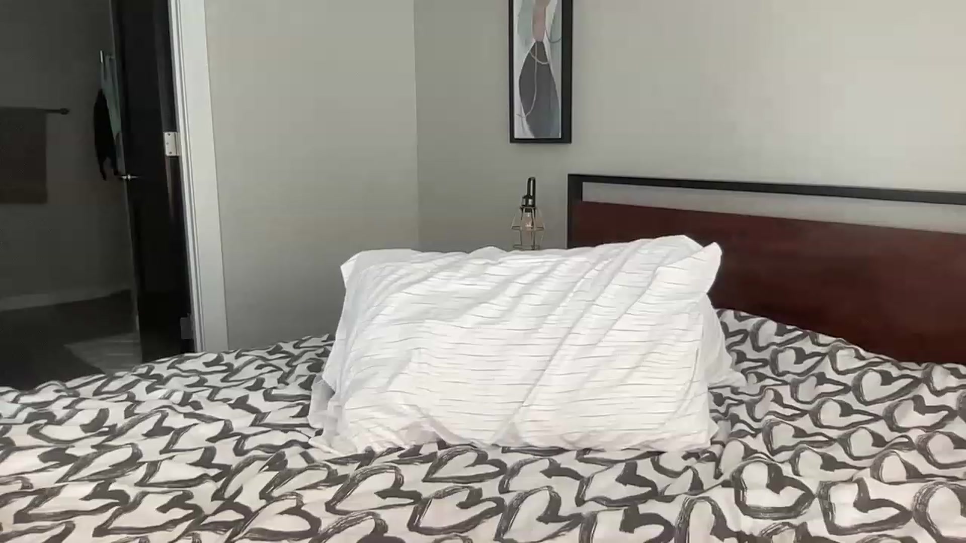 Gallery image thumbnail from BritneyMonroe's myfreecams stream on, 04/22/2023, 22:35 image 3 of 20